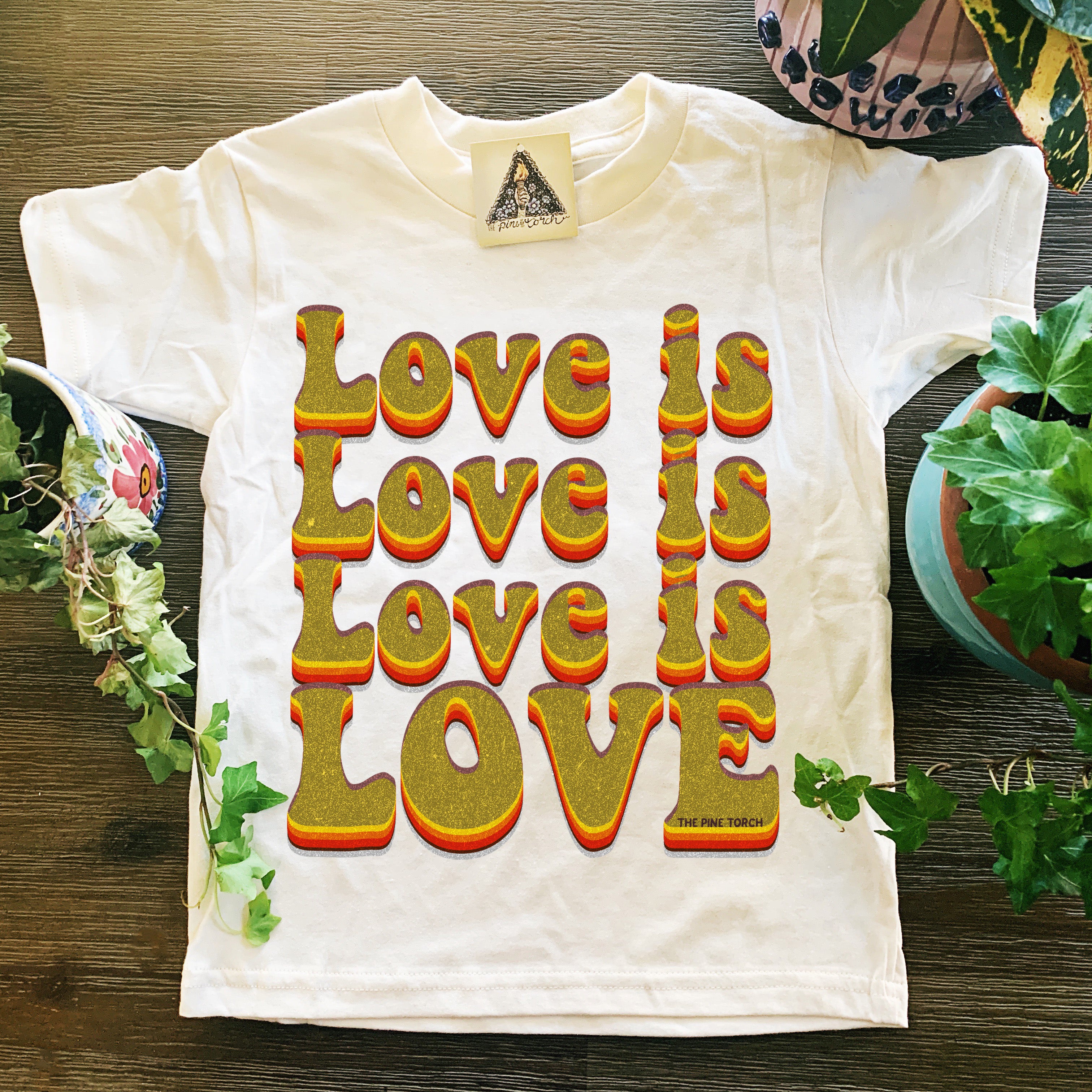 « LOVE IS LOVE IS LOVE IS LOVE » KID'S TEE