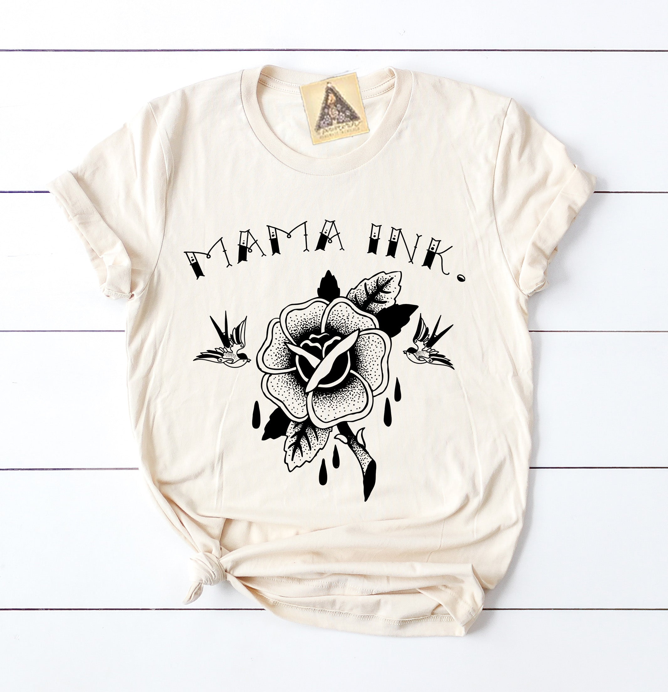 « MAMA INK. » CREAM UNISEX TEE