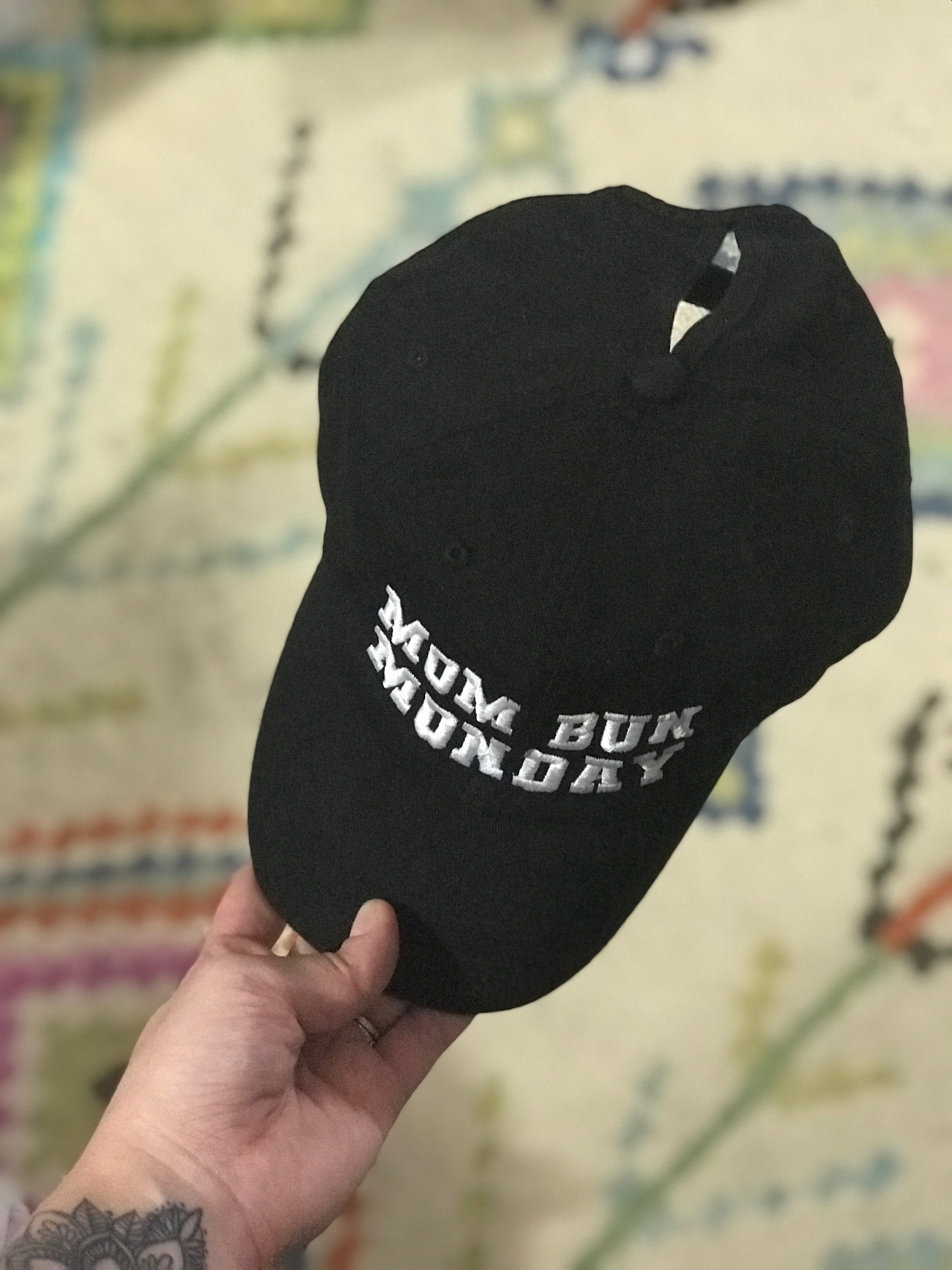 « MOM BUN MONDAY » PONYTAIL HAT
