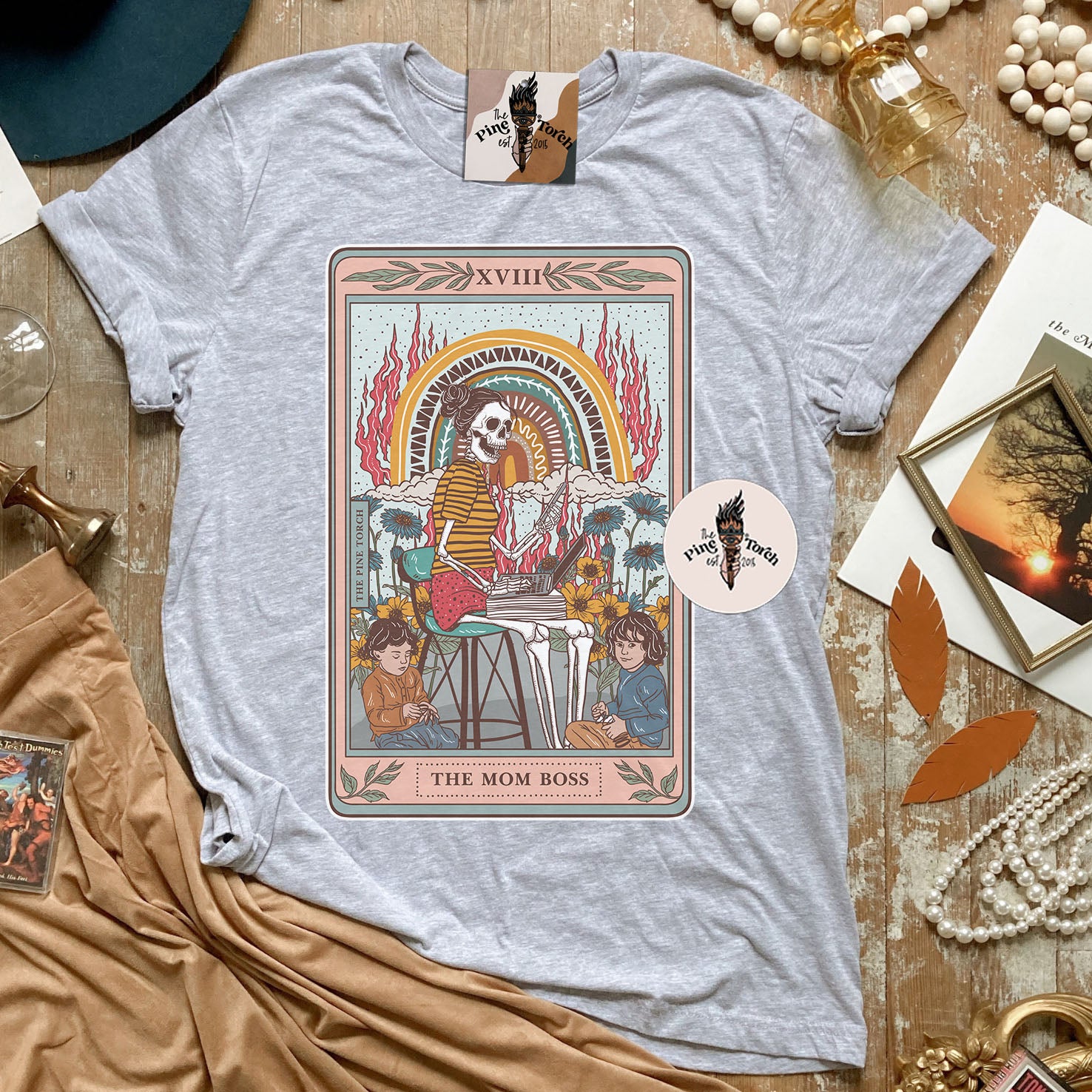THE MOM BOSS // UNISEX TEE