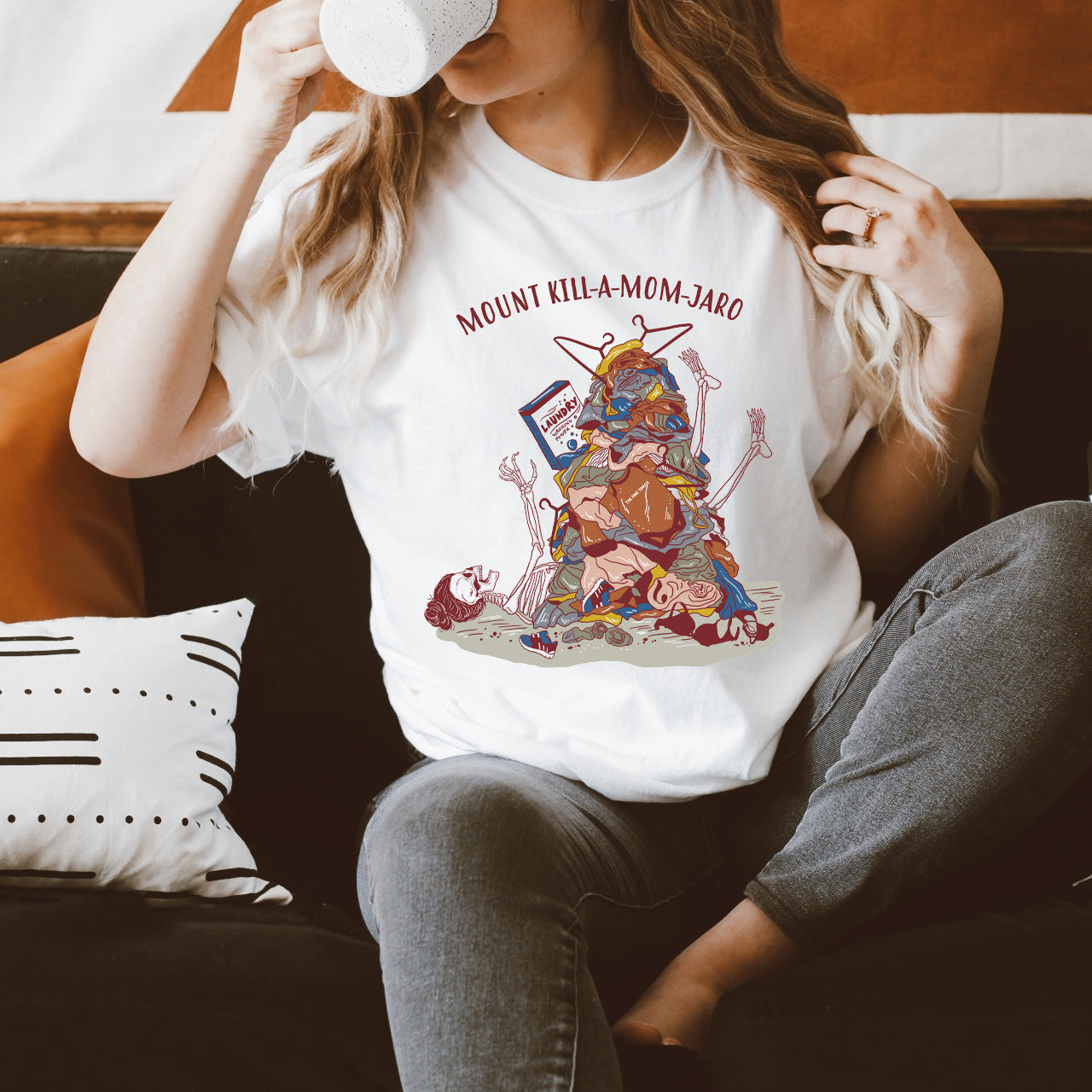 « MOUNT KILL-A-MOM-JARO » WHITE UNISEX TEE