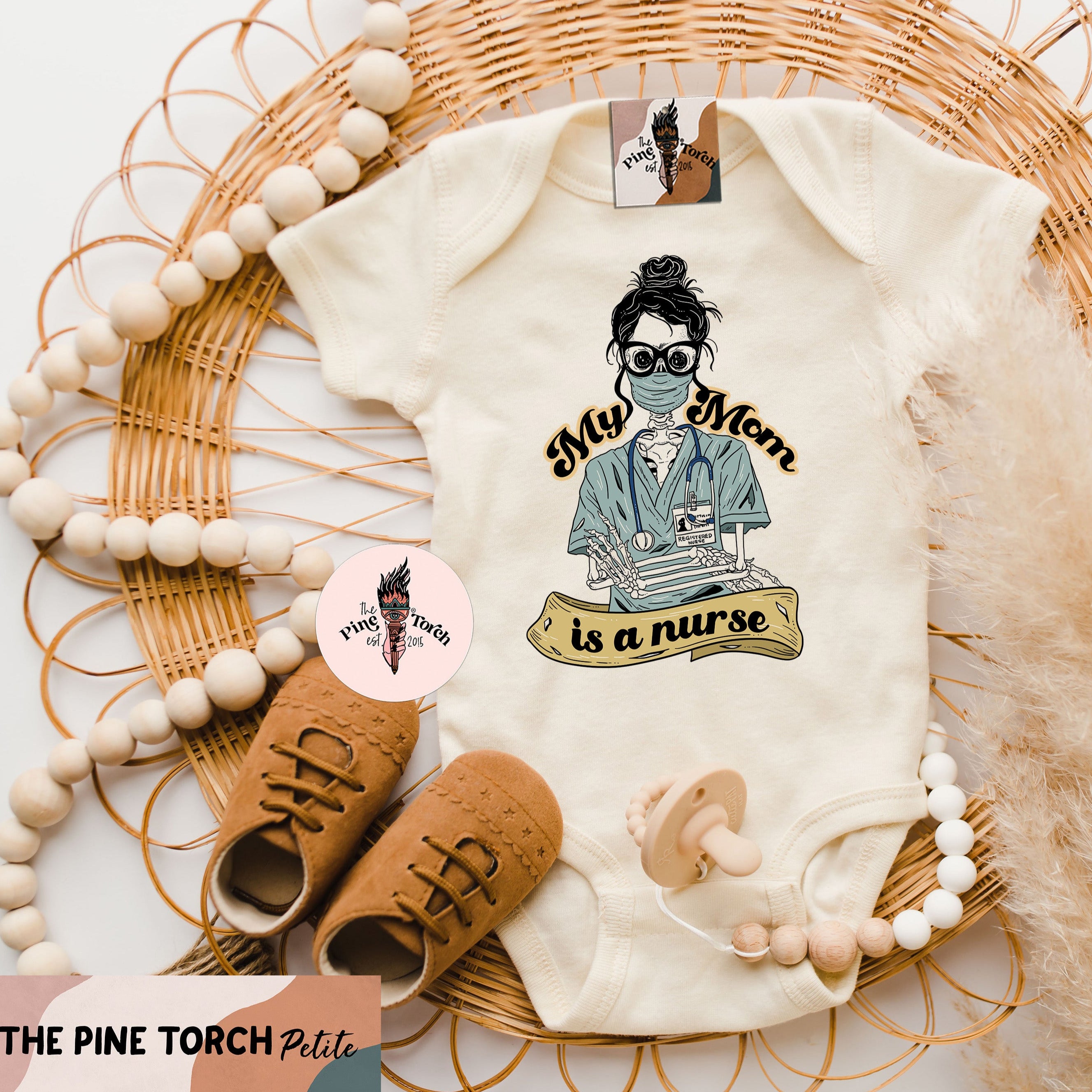 « MY MOM IS A NURSE » BODYSUIT