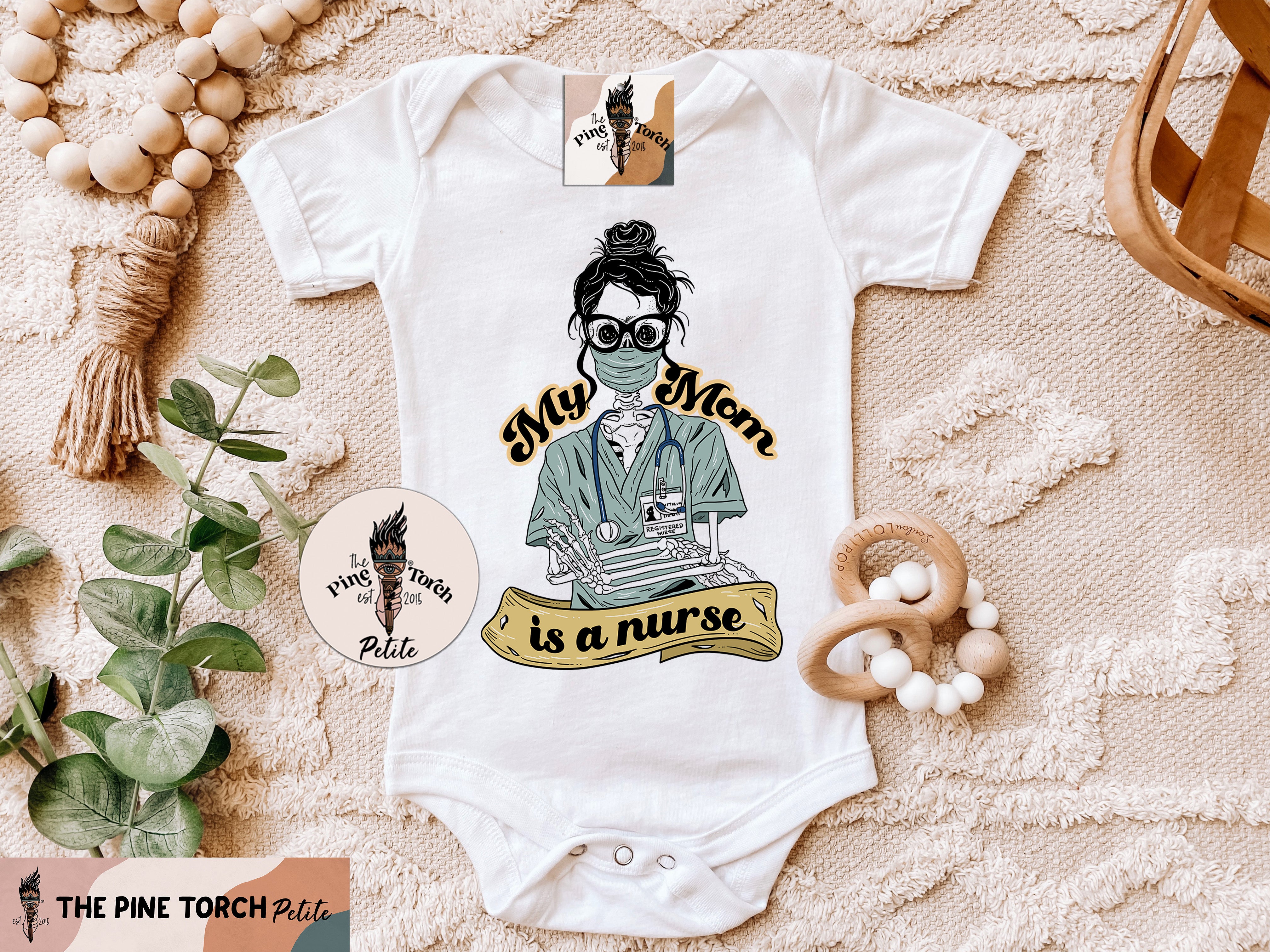« MY MOM IS A NURSE » BODYSUIT