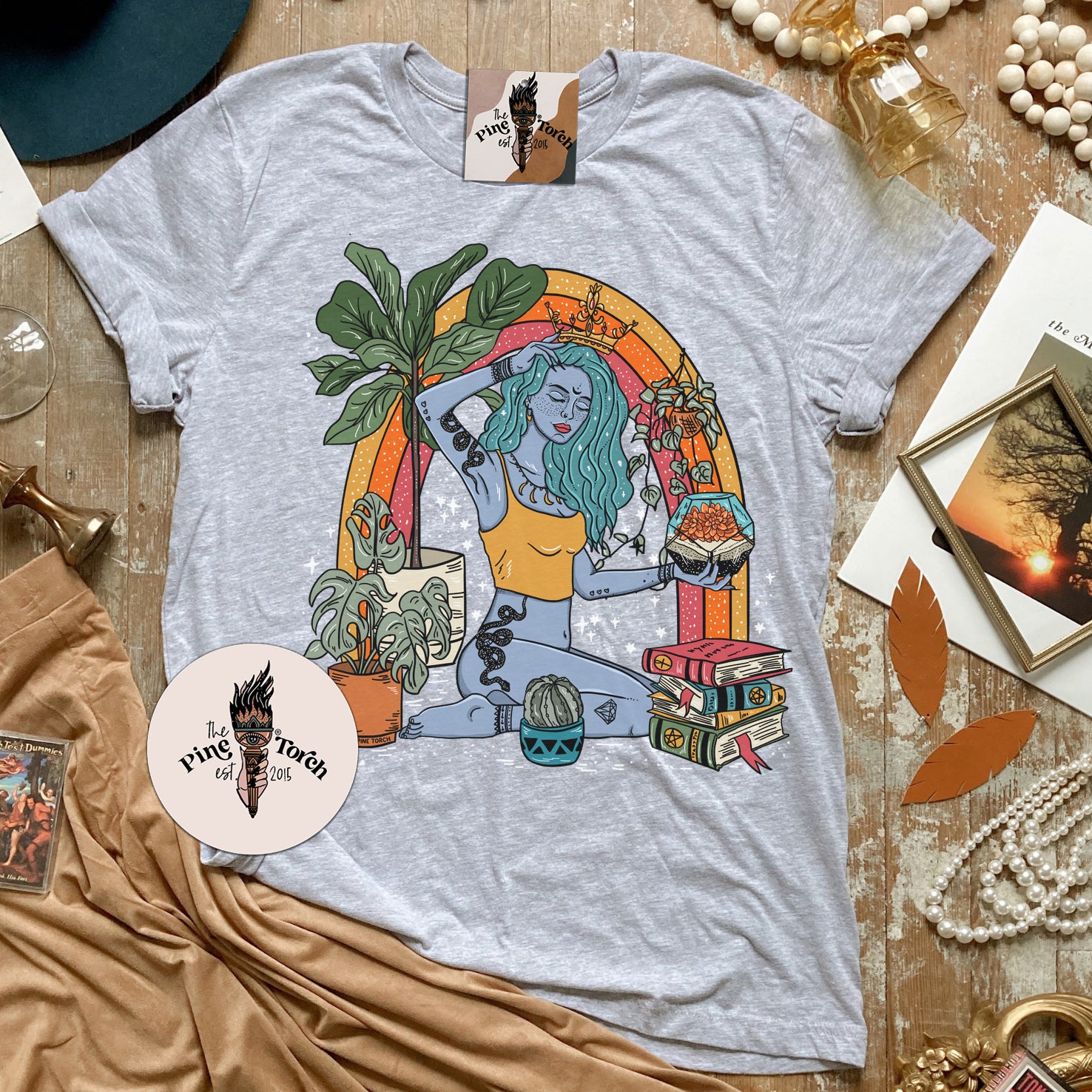 I'M THE QUEEN OF ALL MY DREAMS // UNISEX TEE (2 colors)