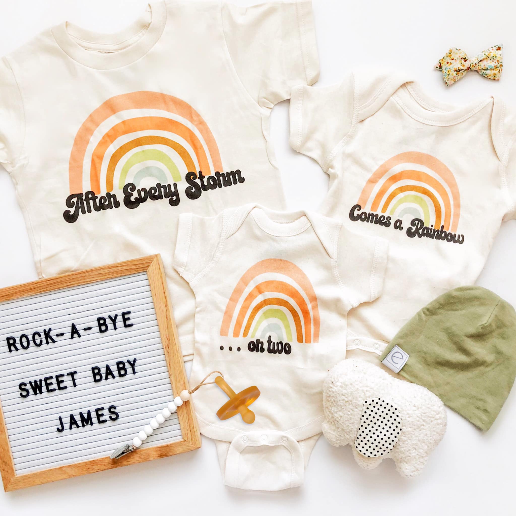 « RAINBOW MAMA » UNISEX CREAM TEE