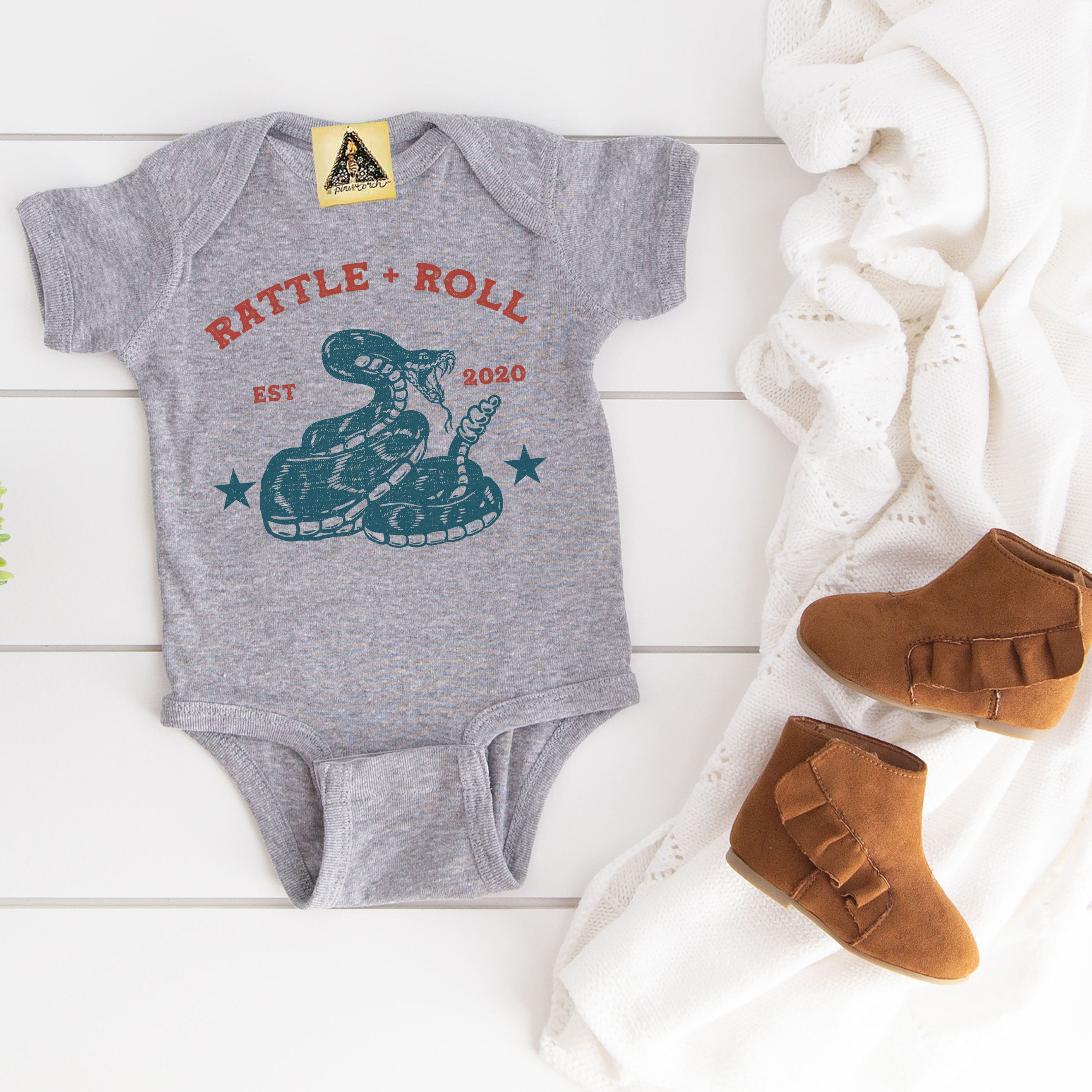« RATTLE AND ROLL » BODYSUIT