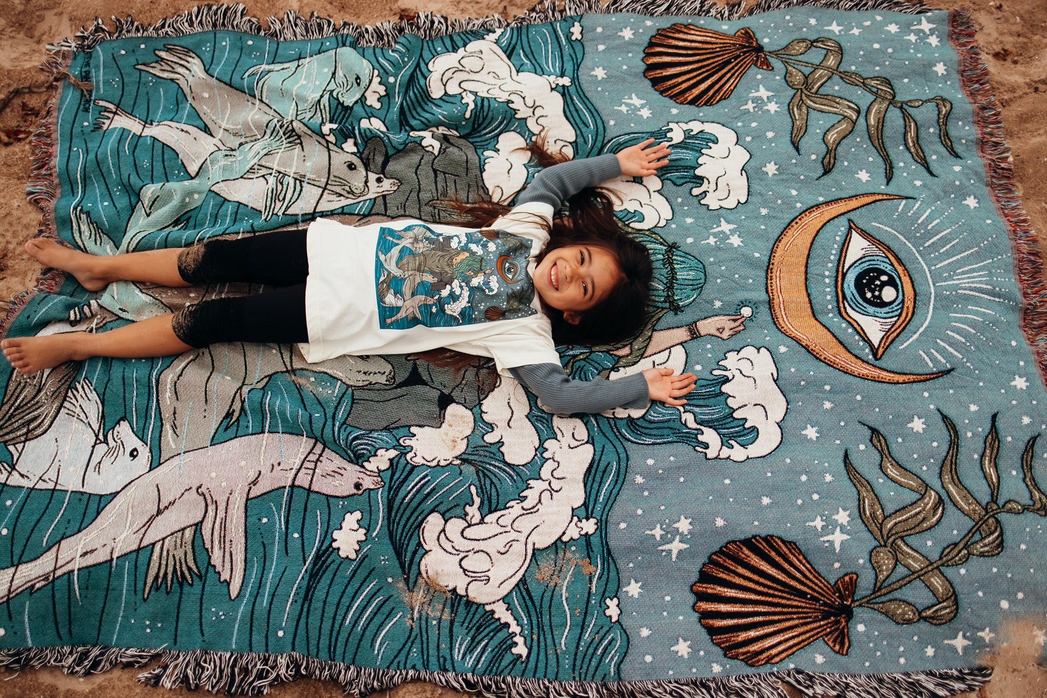 SELKIE WOMAN // WOVEN FRINGE BLANKET