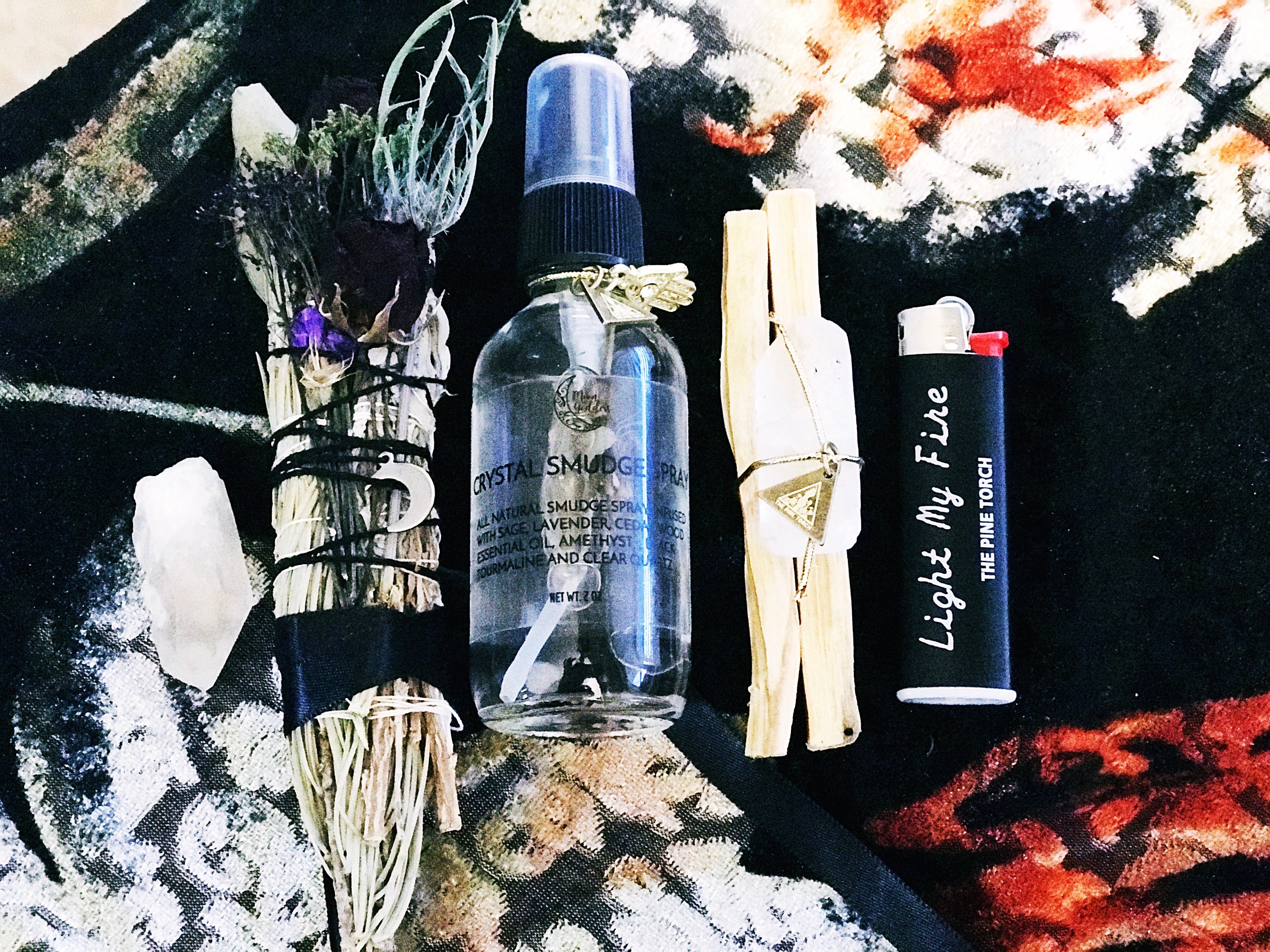 << SISTERHOOD OF THE MOON >> HANDCRAFTED SAGE SMUDGE