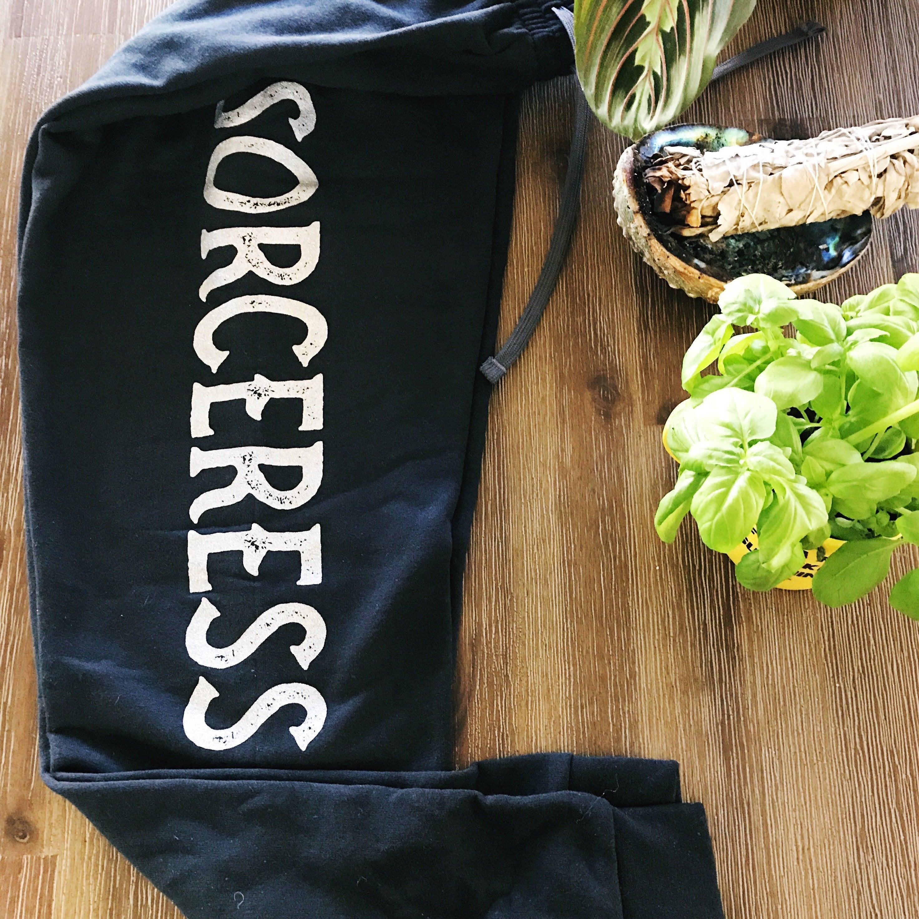 « SORCERESS JOGGERS » BLACK WITH SILVER SHIMMER