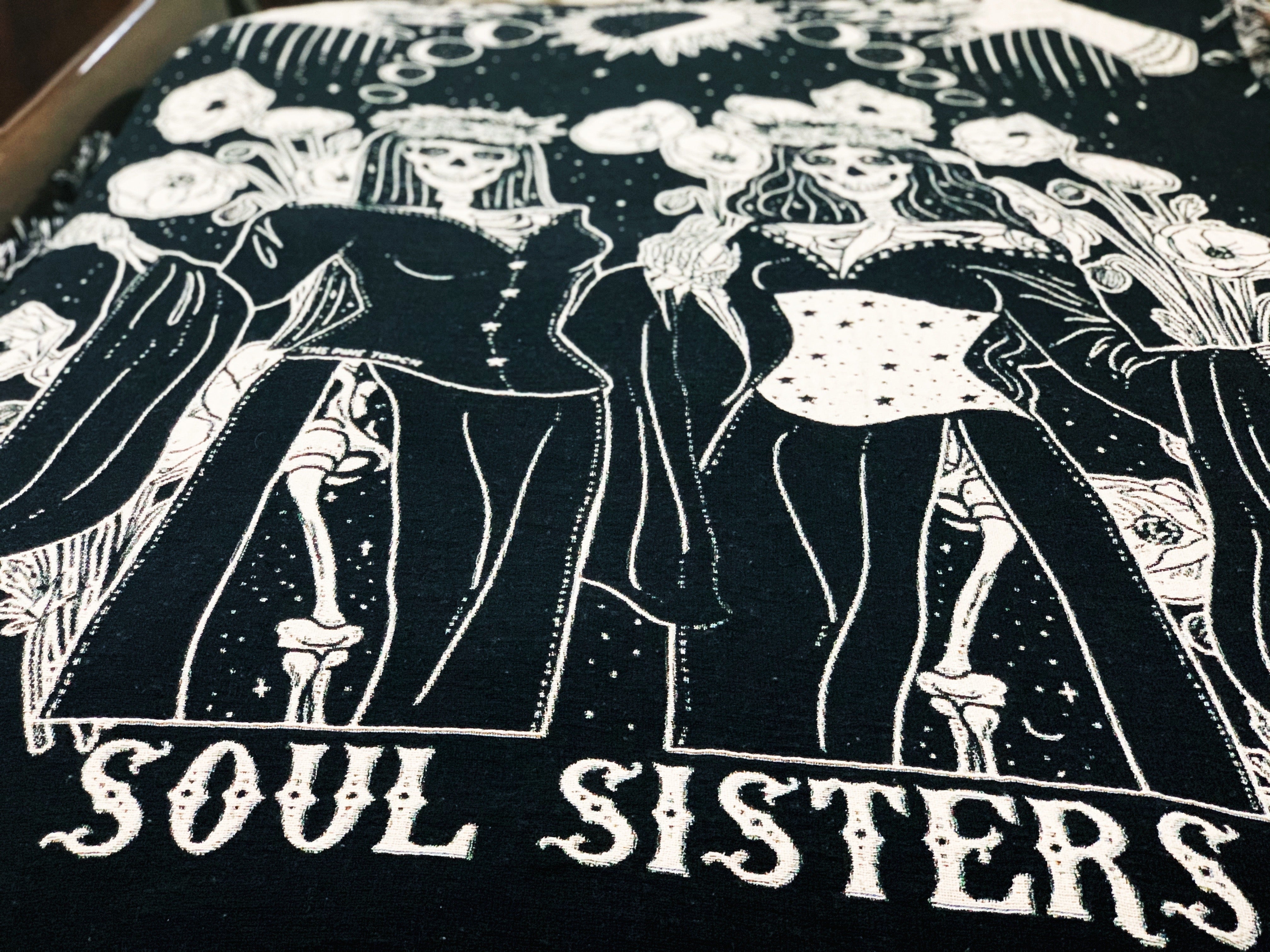 SOUL SISTERS // WOVEN FRINGE BLANKET