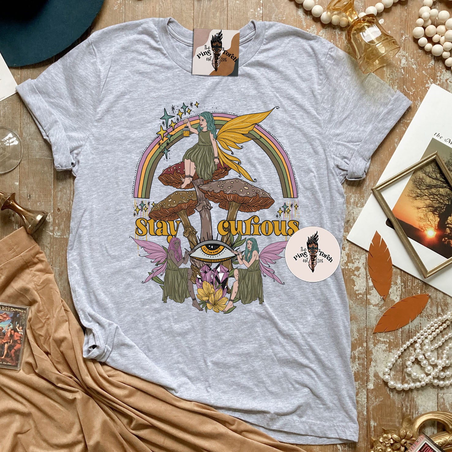 STAY CURIOUS // UNISEX TEE