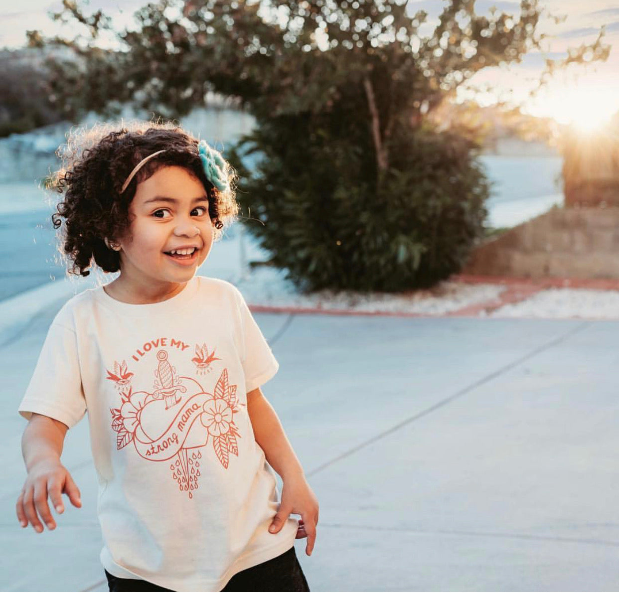 « I LOVE MY STRONG MAMA » KID'S TEE