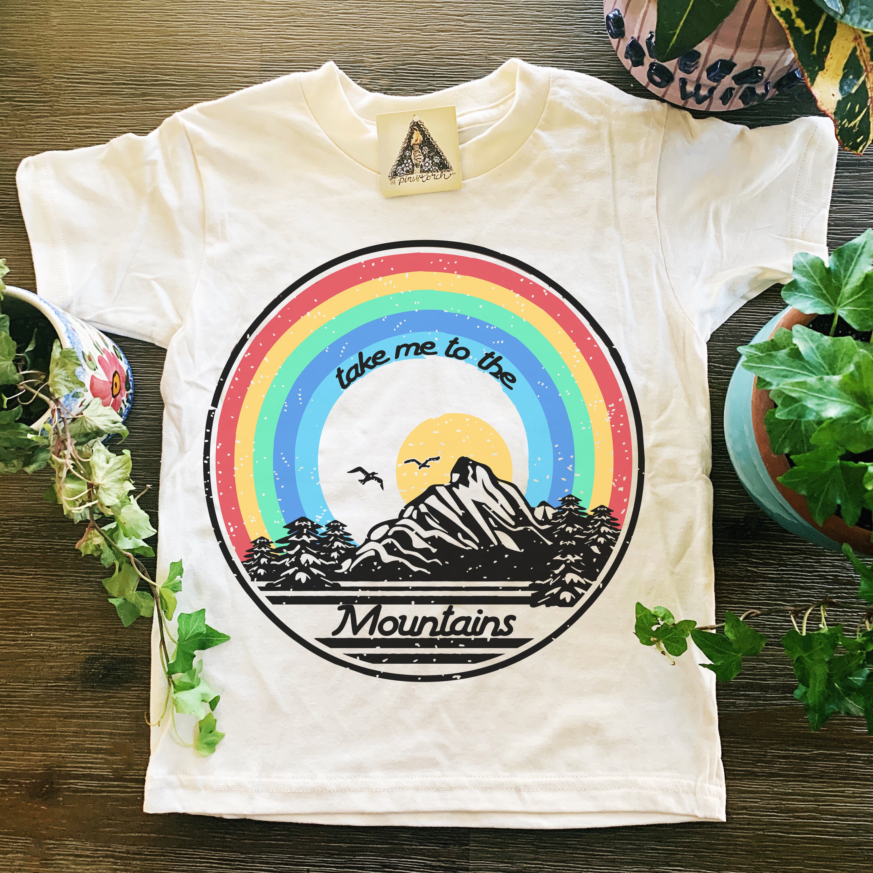 « TAKE ME TO THE MOUNTAINS » KID'S TEE