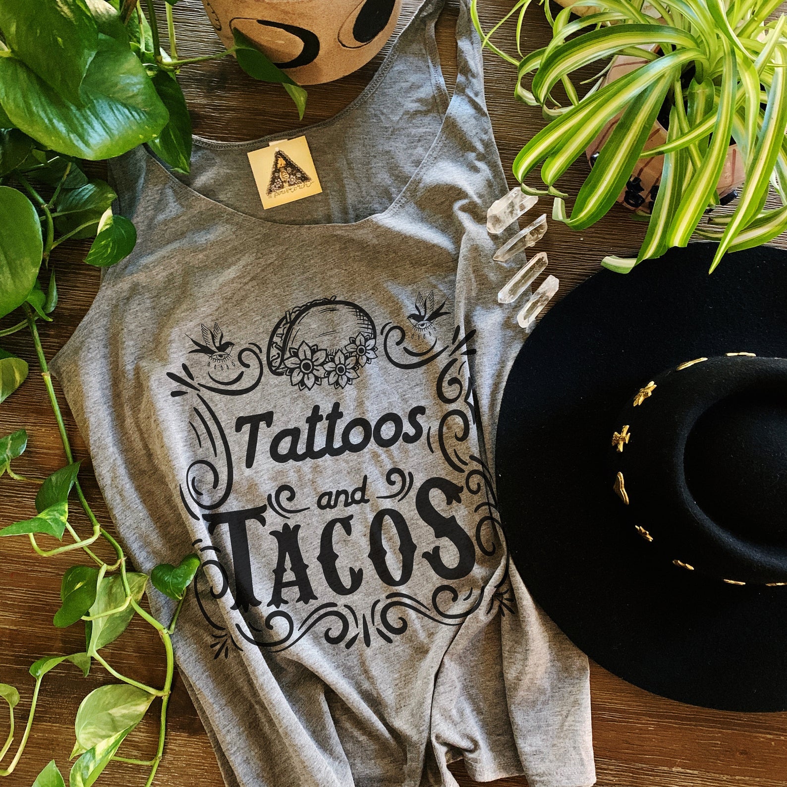 « TATTOOS AND TACOS » BLACK SLOUCHY TANK