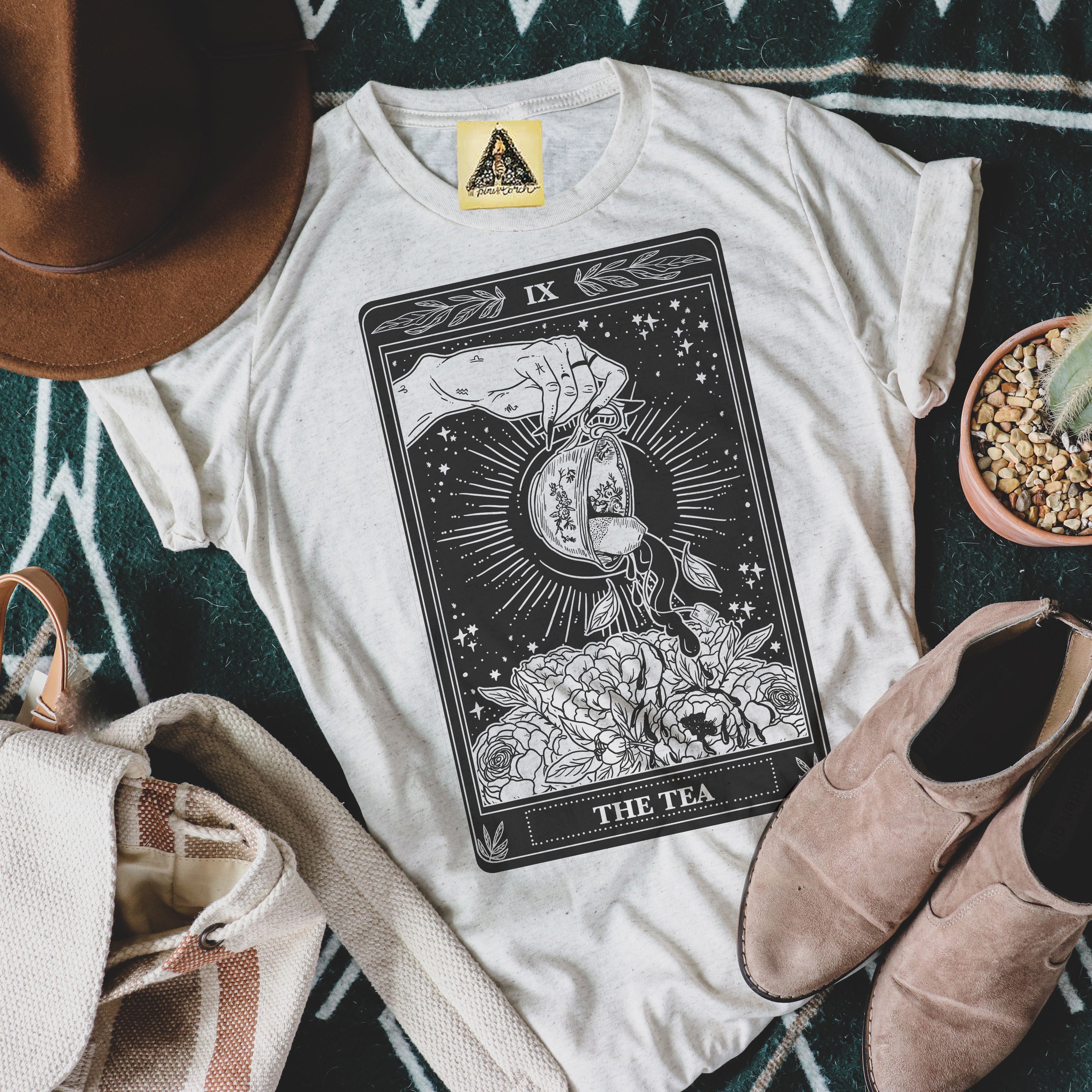 « THE TEA TAROT » UNISEX TEE