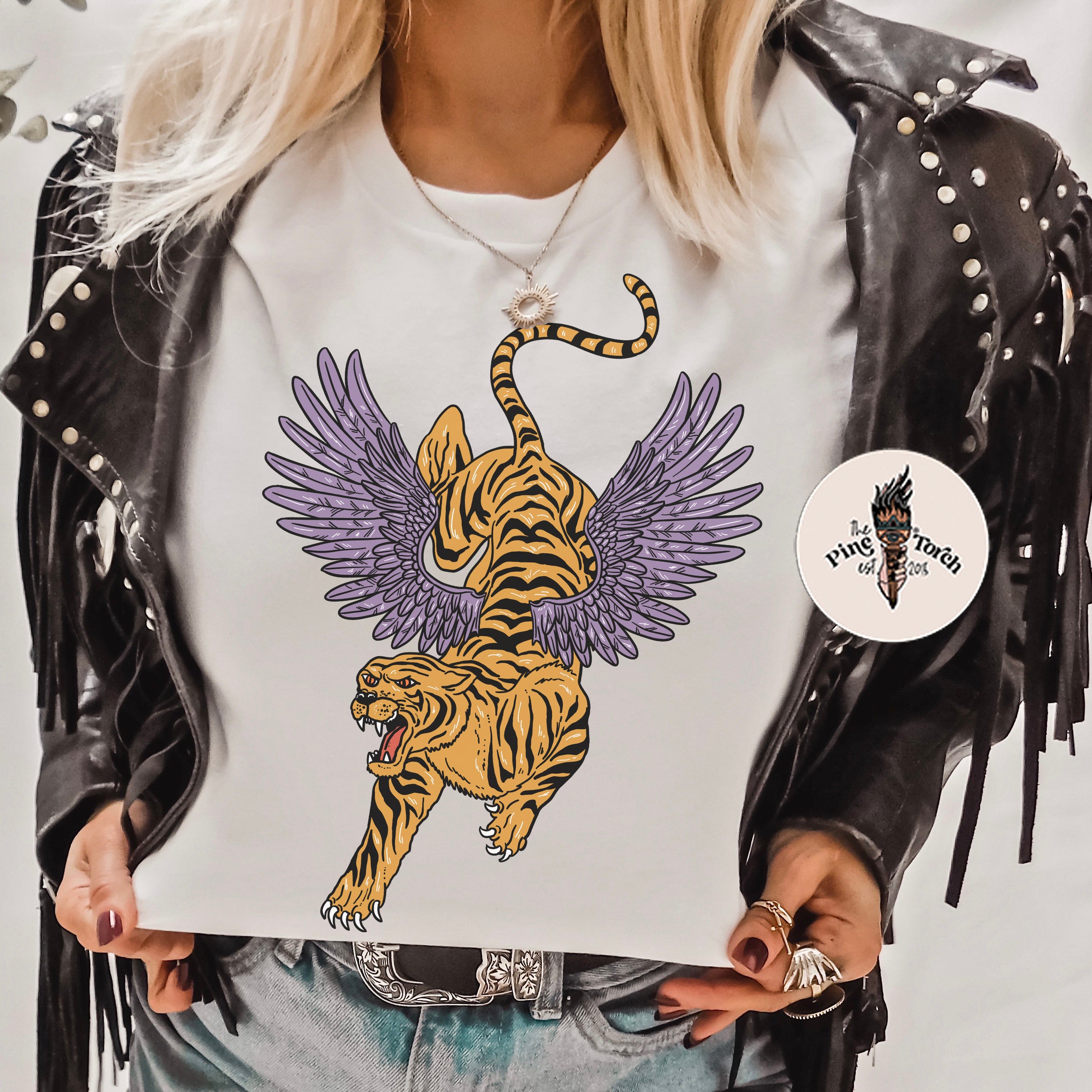 TIGER WITH WINGS // UNISEX TEE