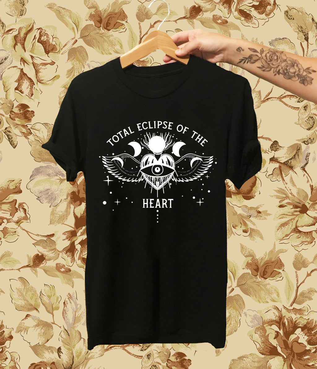 « TOTAL ECLIPSE OF THE HEART » SLOUCHY OR UNISEX TEE