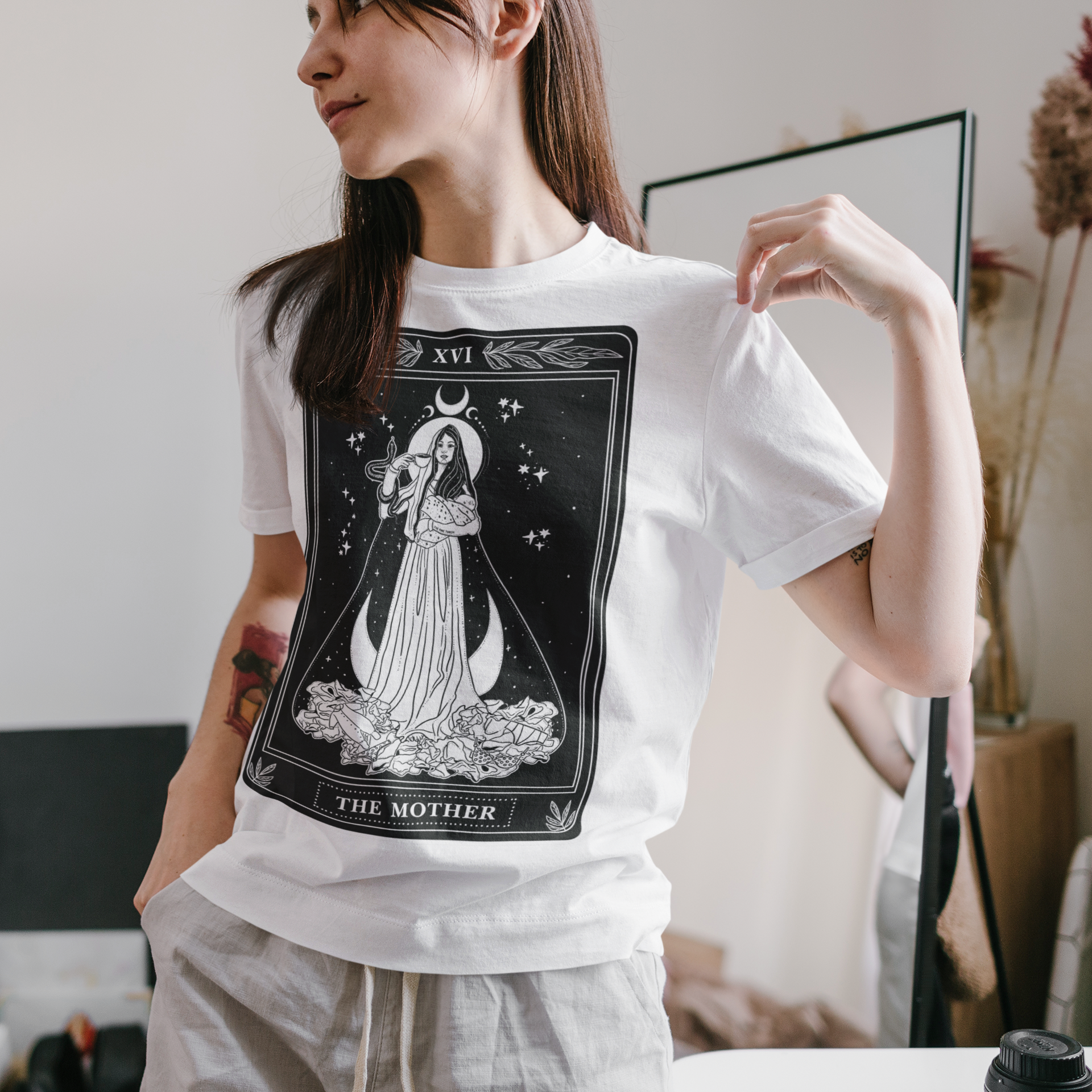 « THE MOTHER (in color) » SLOUCHY OR UNISEX TEE