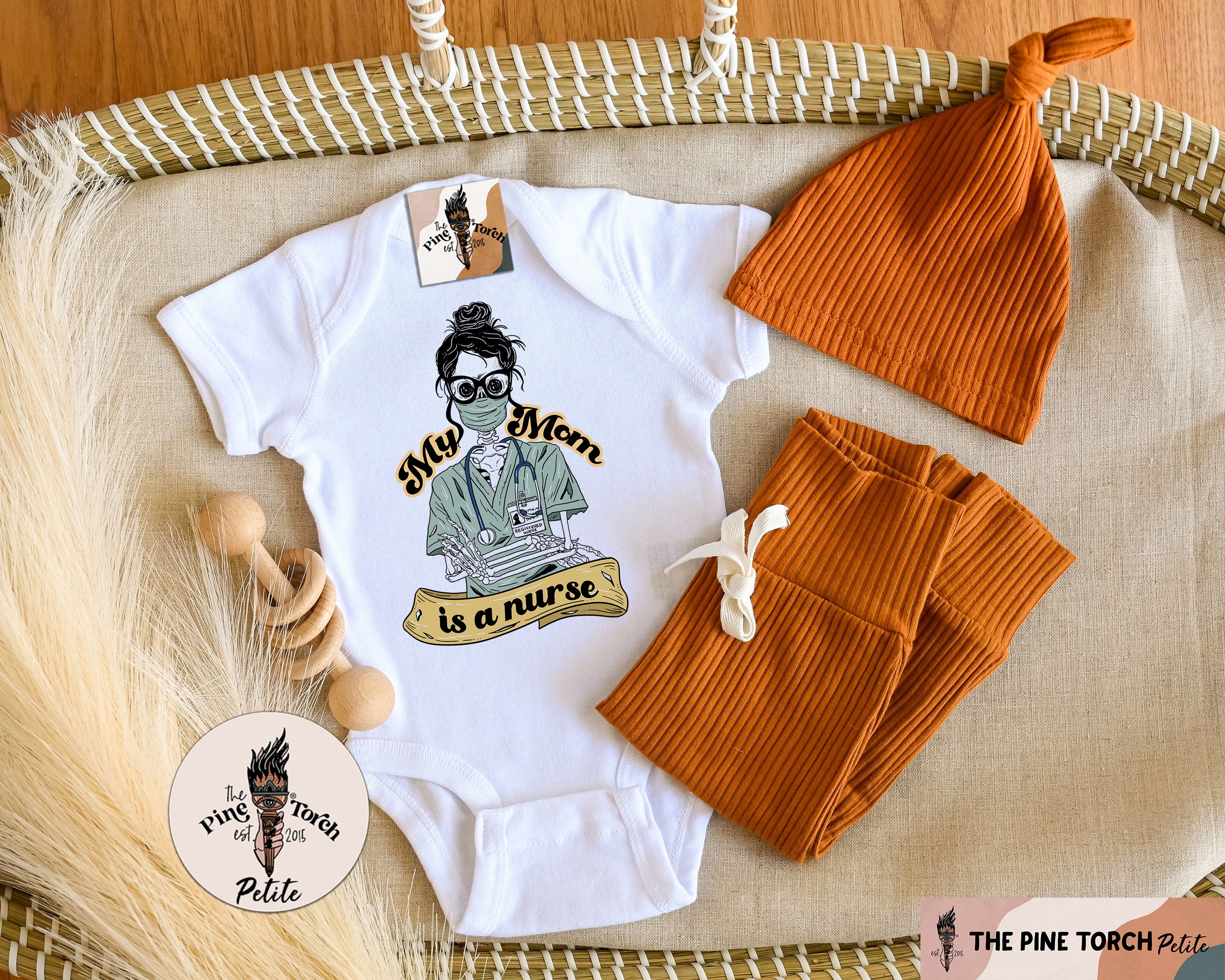 « MY MOM IS A NURSE » BODYSUIT