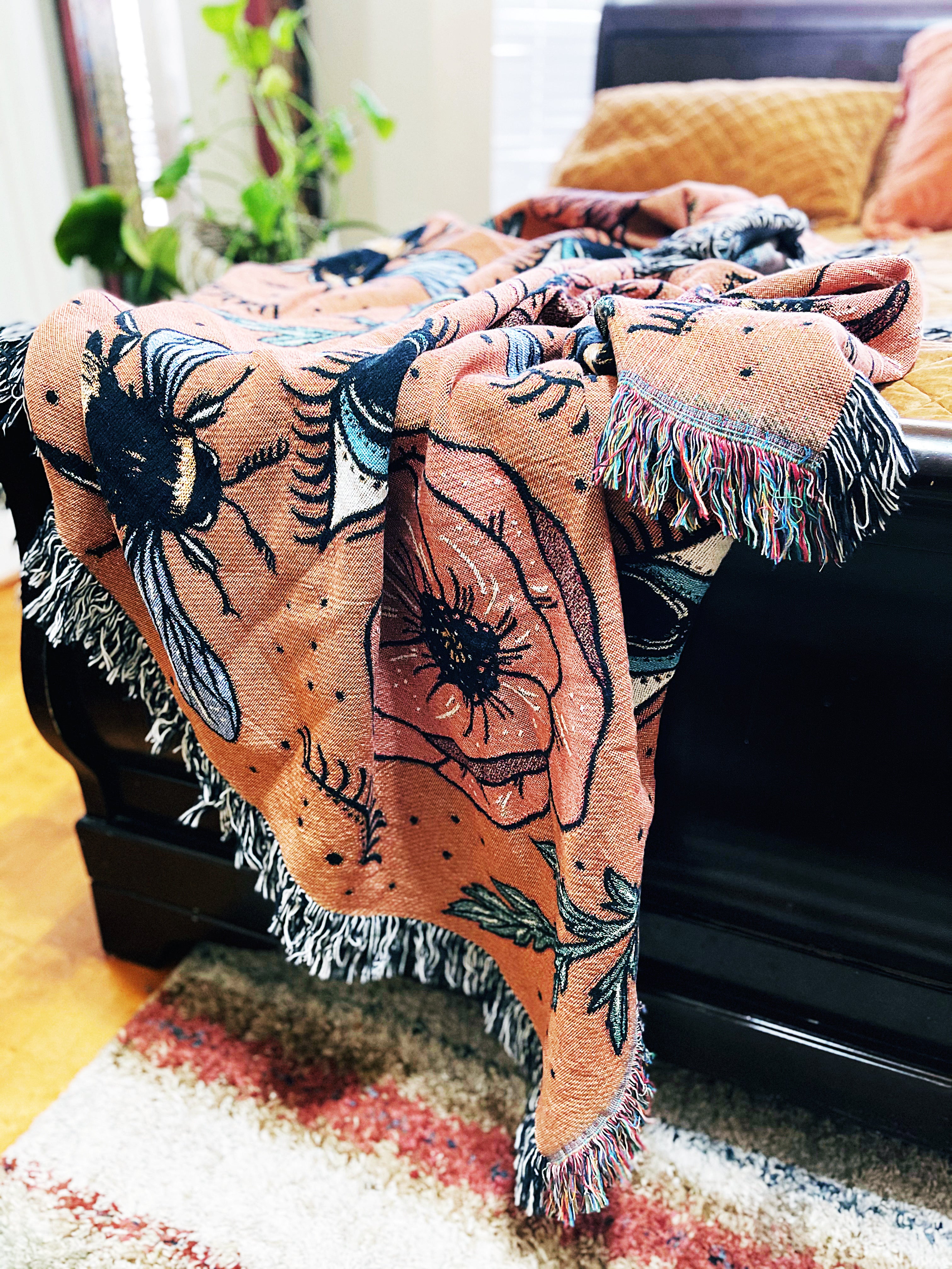 THE BEE'S KNEES // WOVEN FRINGE BLANKET