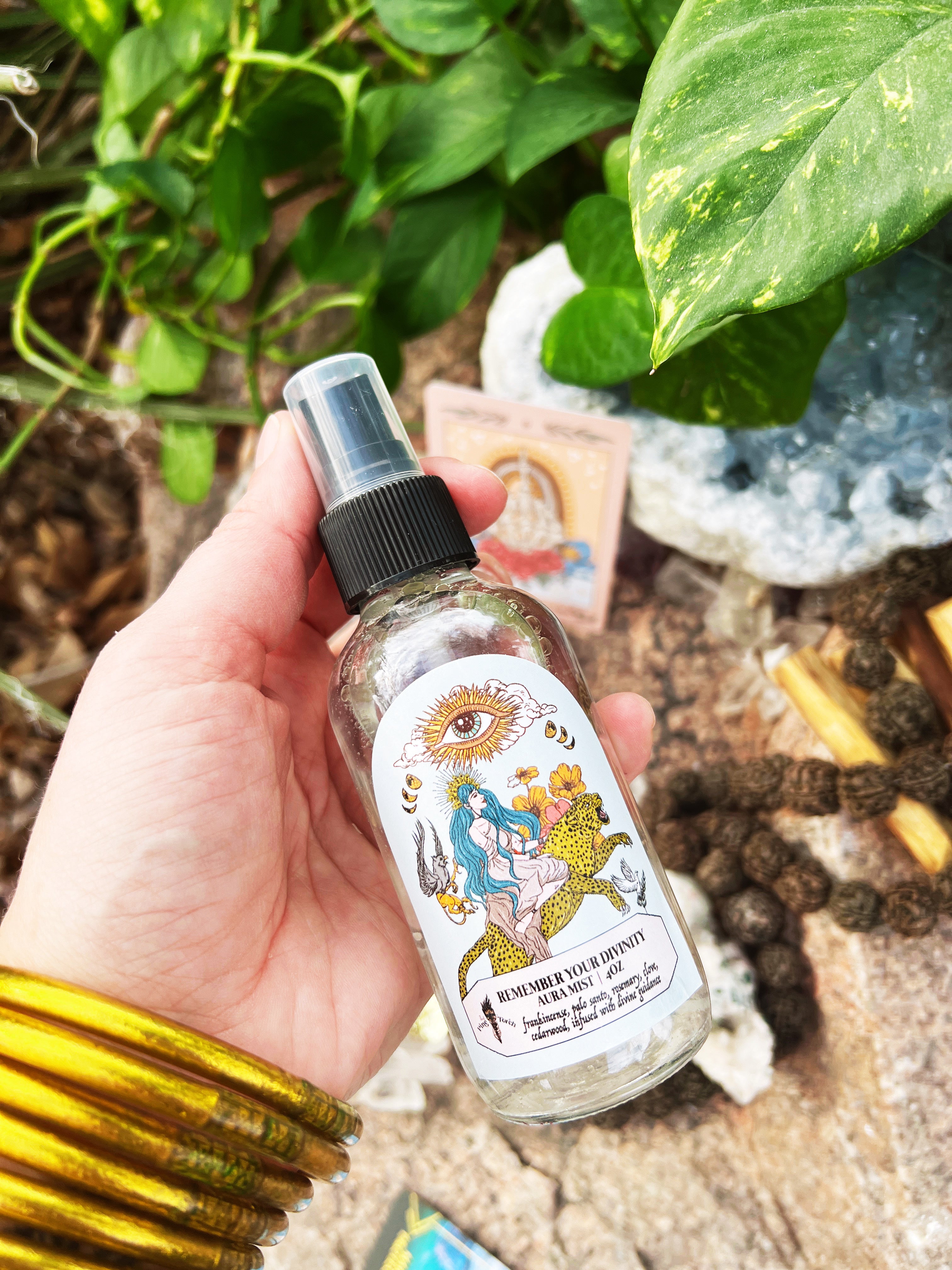 REMEMBER YOUR DIVINITY << CRYSTAL INFUSED AURA MIST >>
