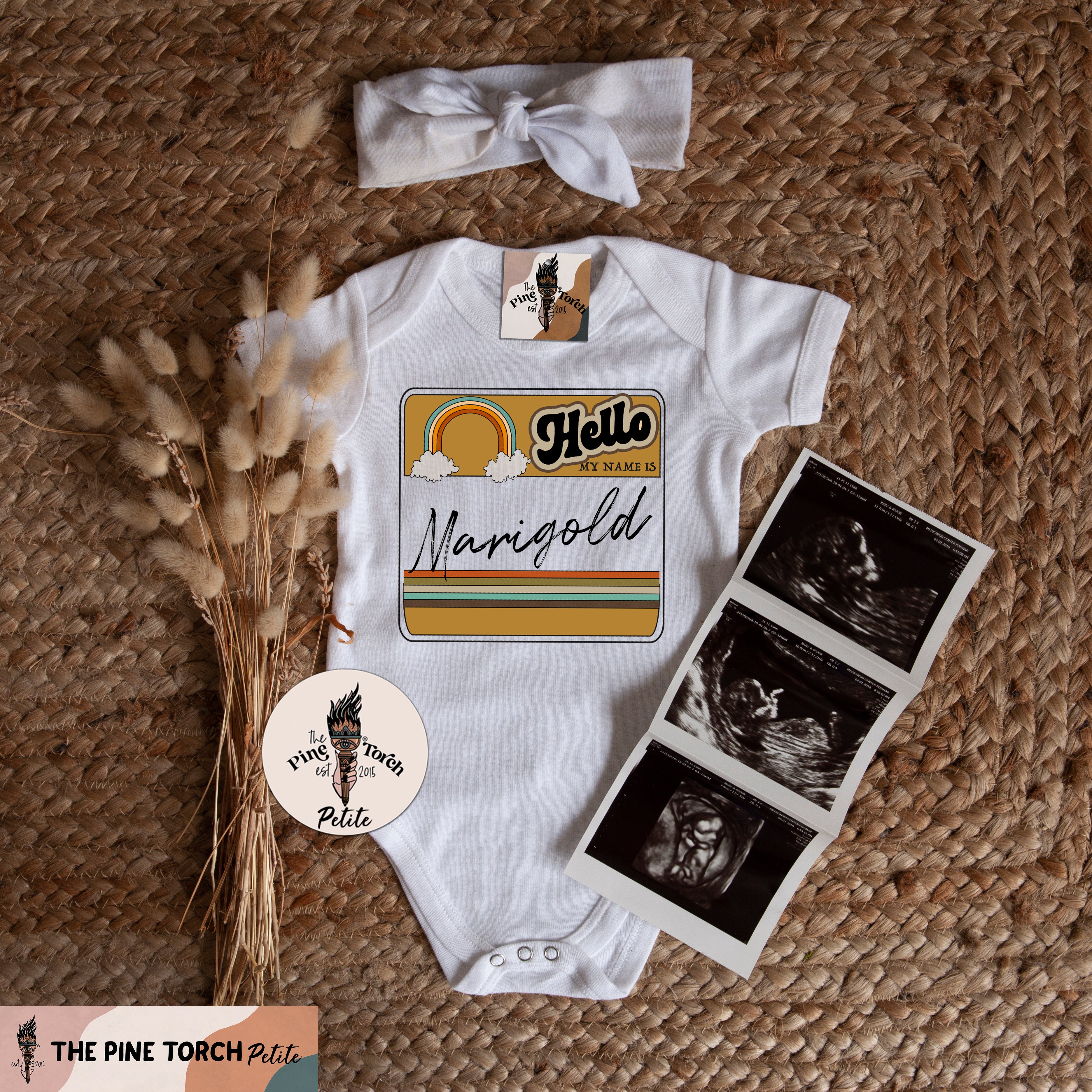 « PERSONALIZED RETRO NAMETAG (RAINBOW) » BODYSUIT