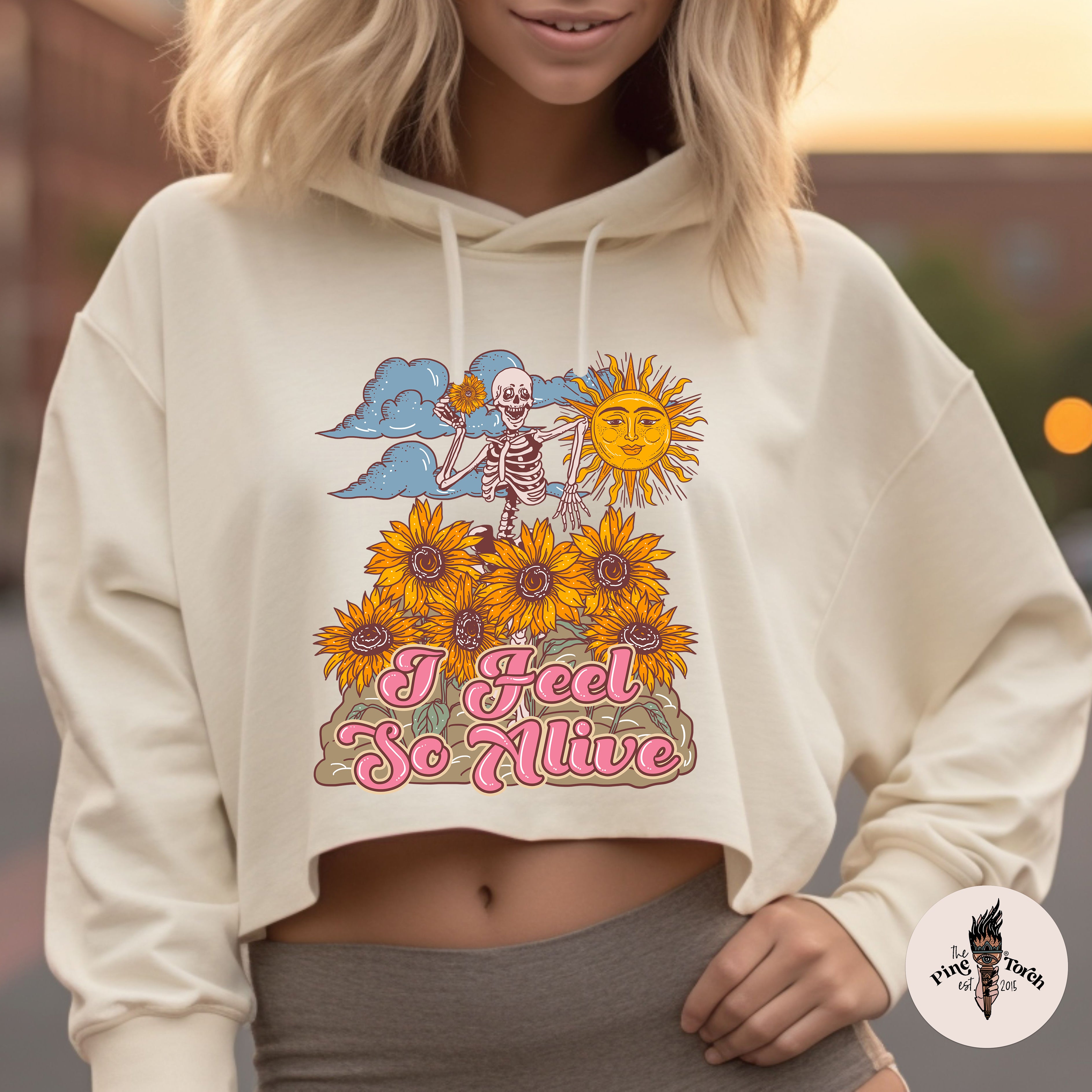 I FEEL SO ALIVE // CROP HOODIE