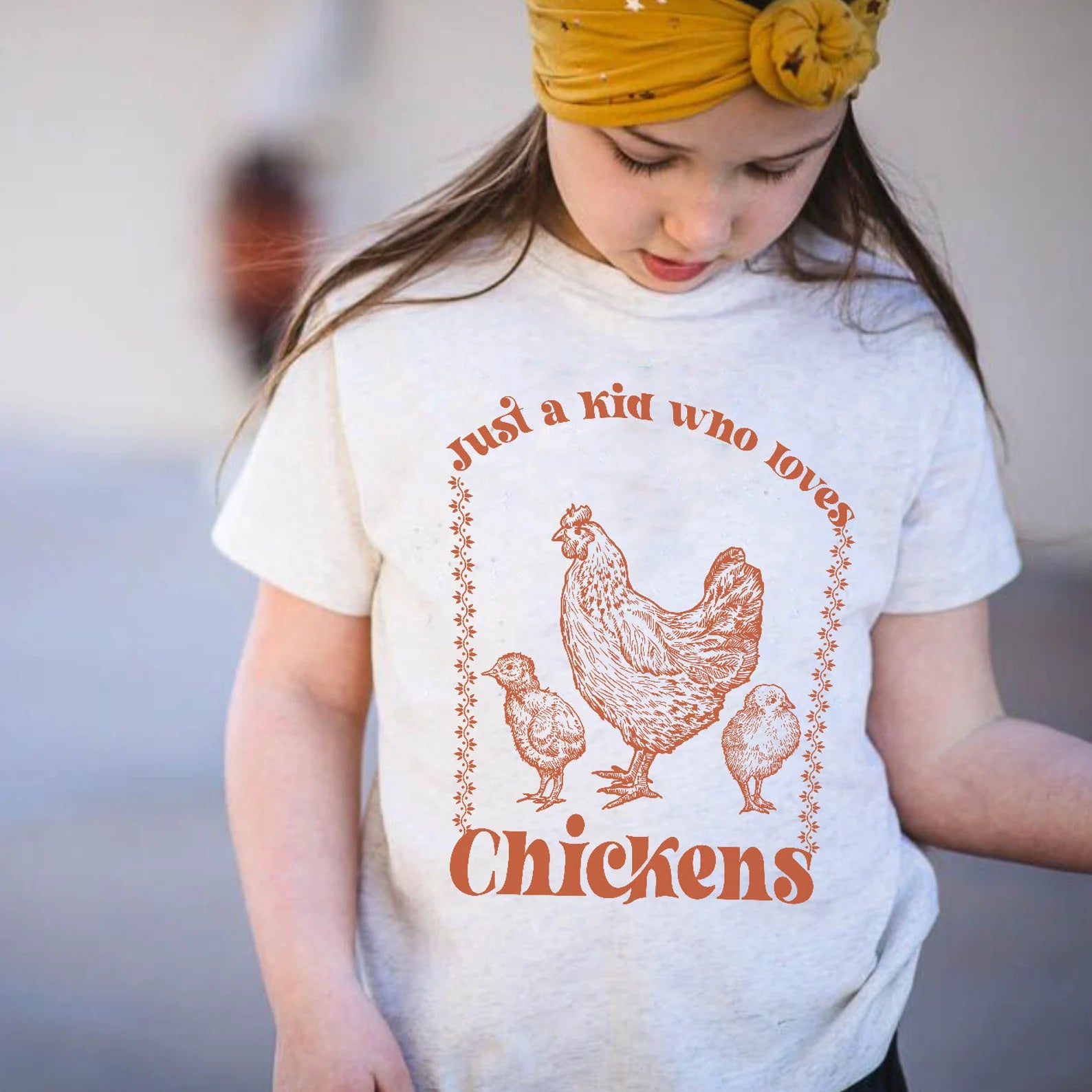 « JUST A KID WHO LOVES CHICKENS » KIDS TEE