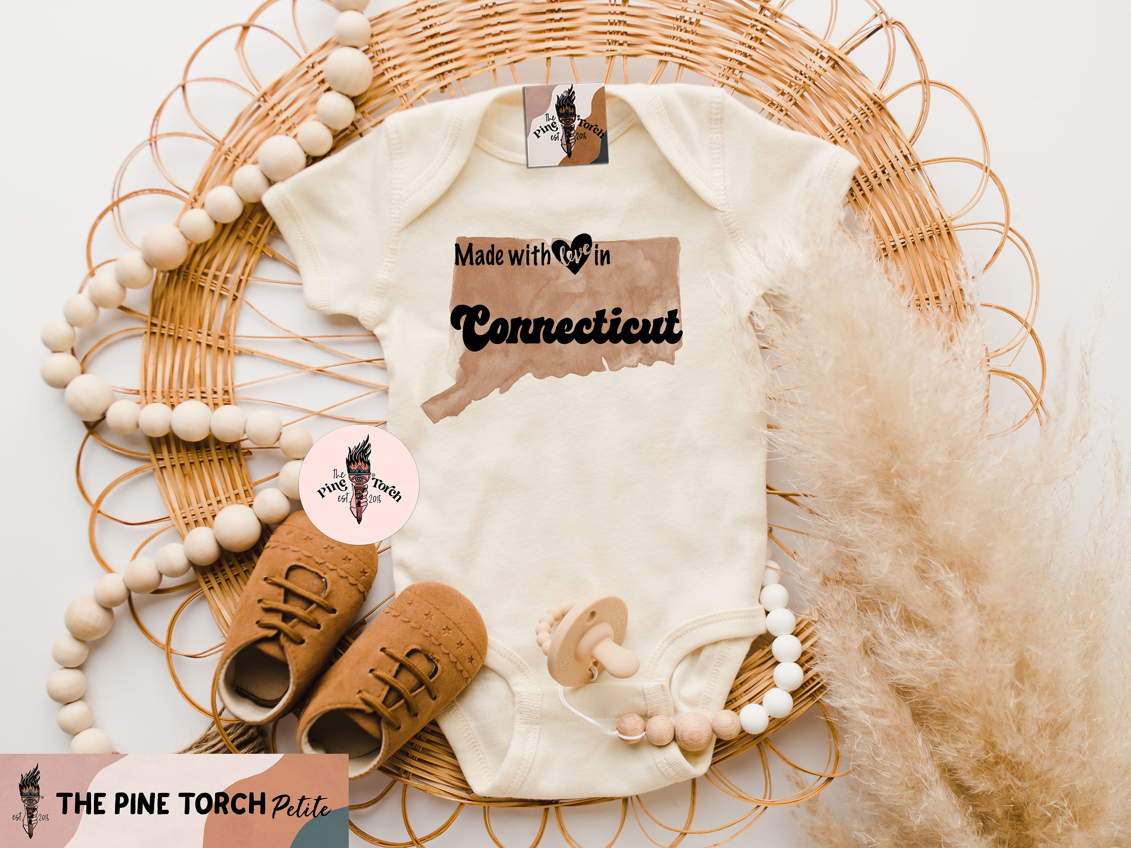 « MADE WITH LOVE IN CONNECTICUT » BODYSUIT