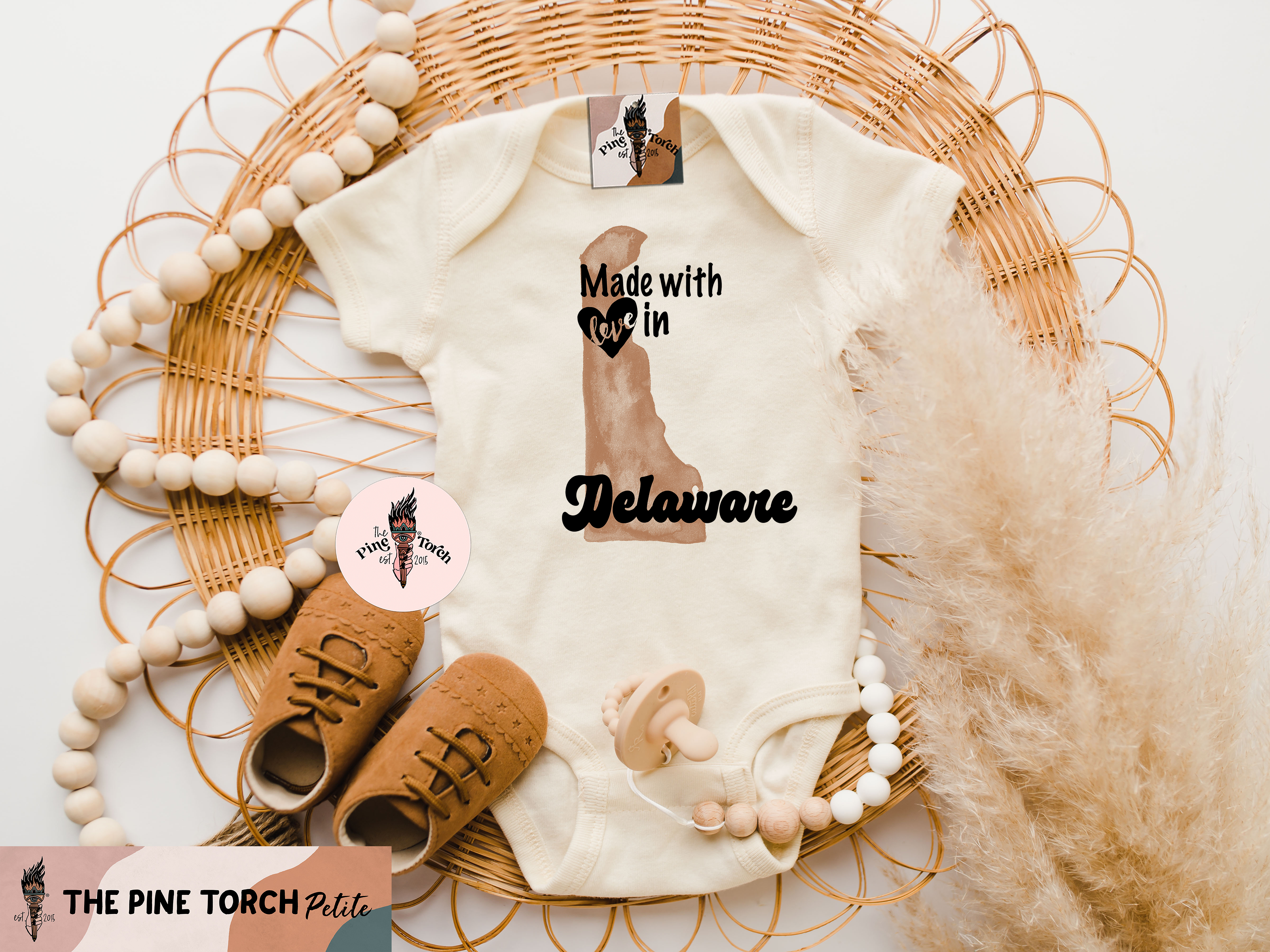 « MADE WITH LOVE IN DELAWARE » BODYSUIT