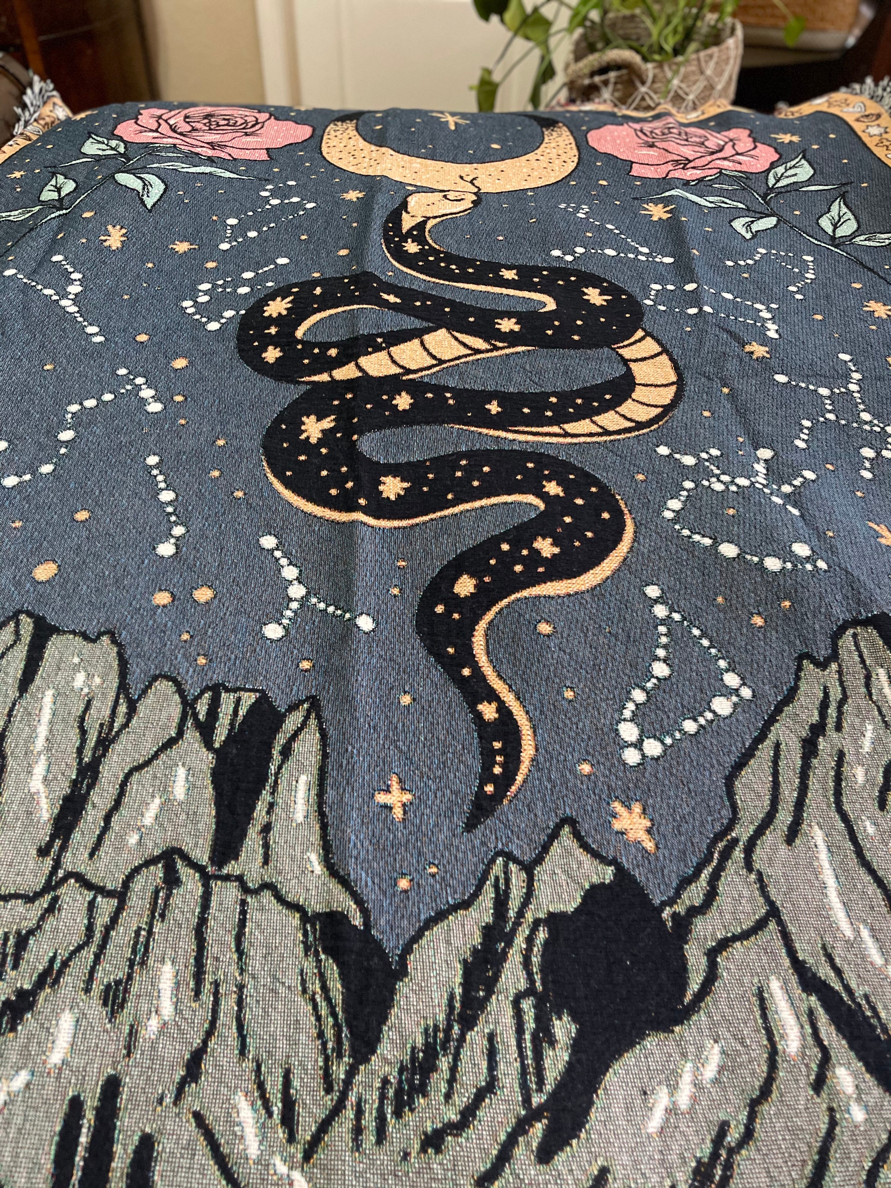 LUCID DREAM // WOVEN FRINGE BLANKET