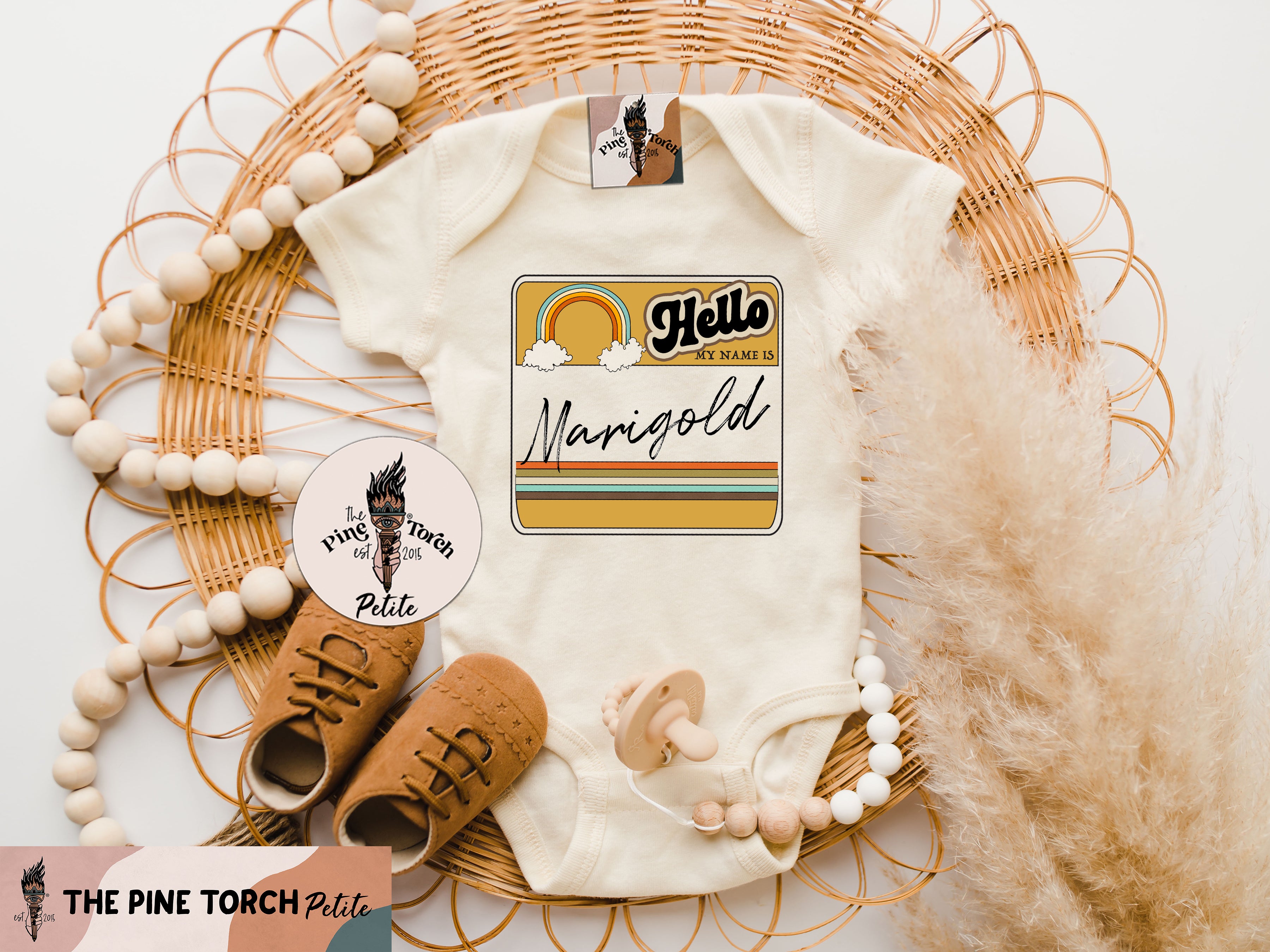 « PERSONALIZED RETRO NAMETAG (RAINBOW) » BODYSUIT