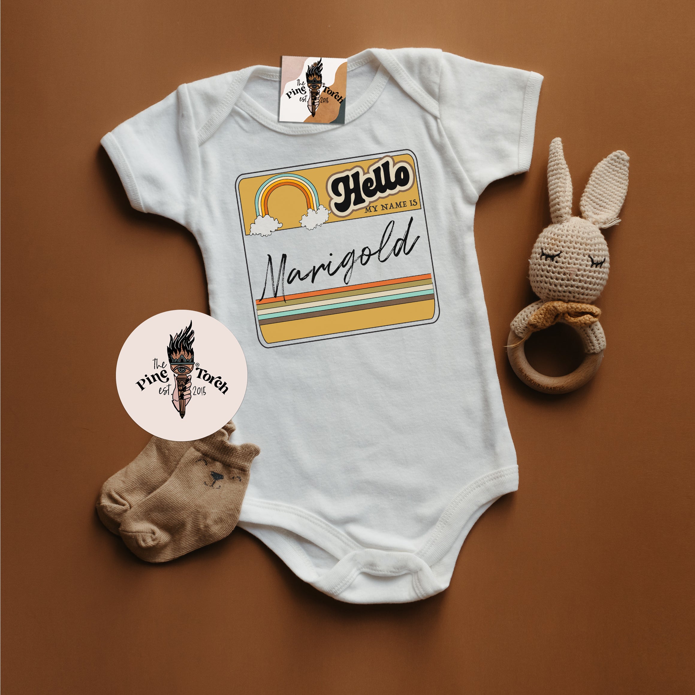 « PERSONALIZED RETRO NAMETAG (RAINBOW) » BODYSUIT