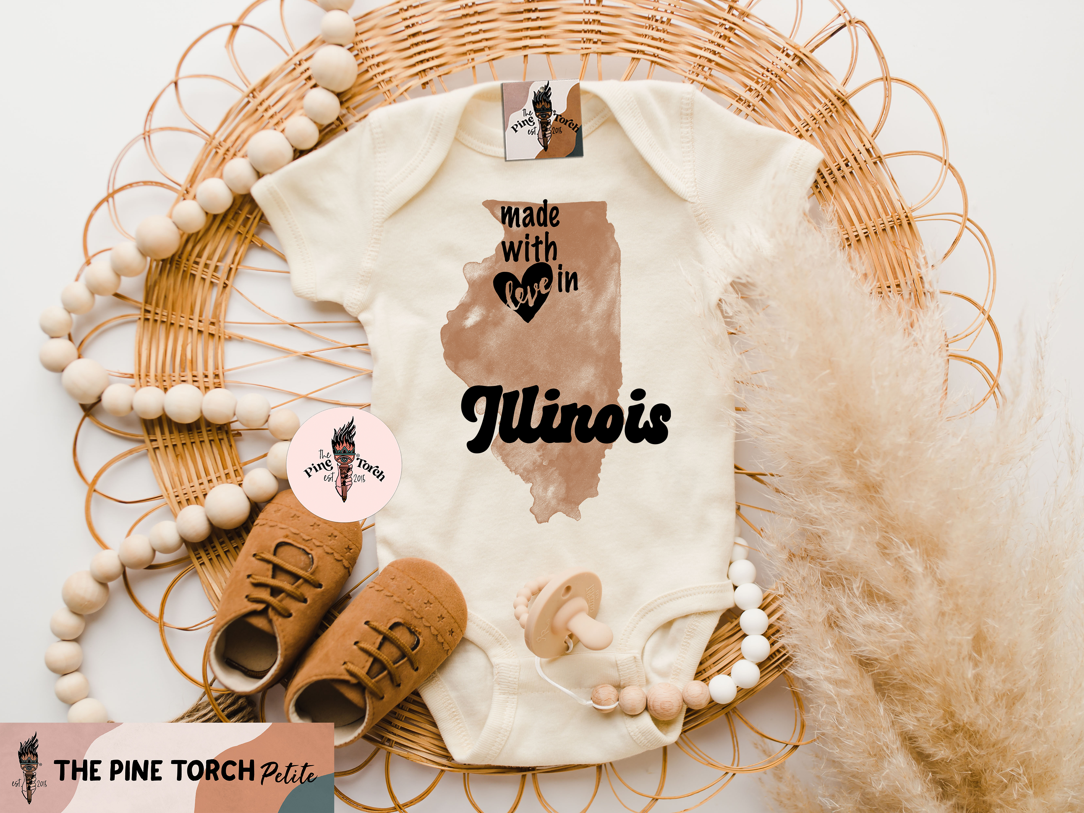 « MADE WITH LOVE IN ILLINOIS » BODYSUIT
