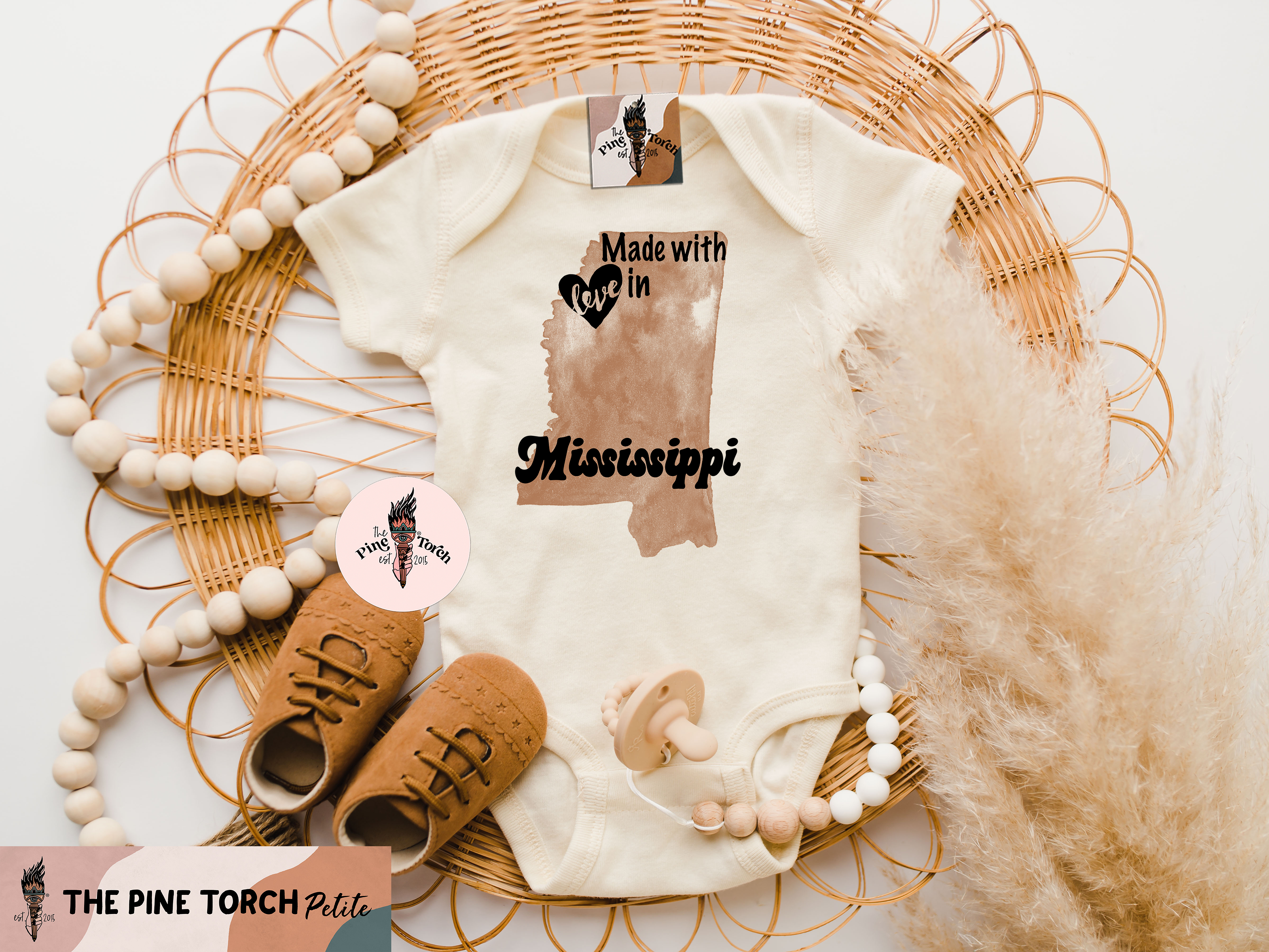 « MADE WITH LOVE IN MISSISSIPPI » BODYSUIT