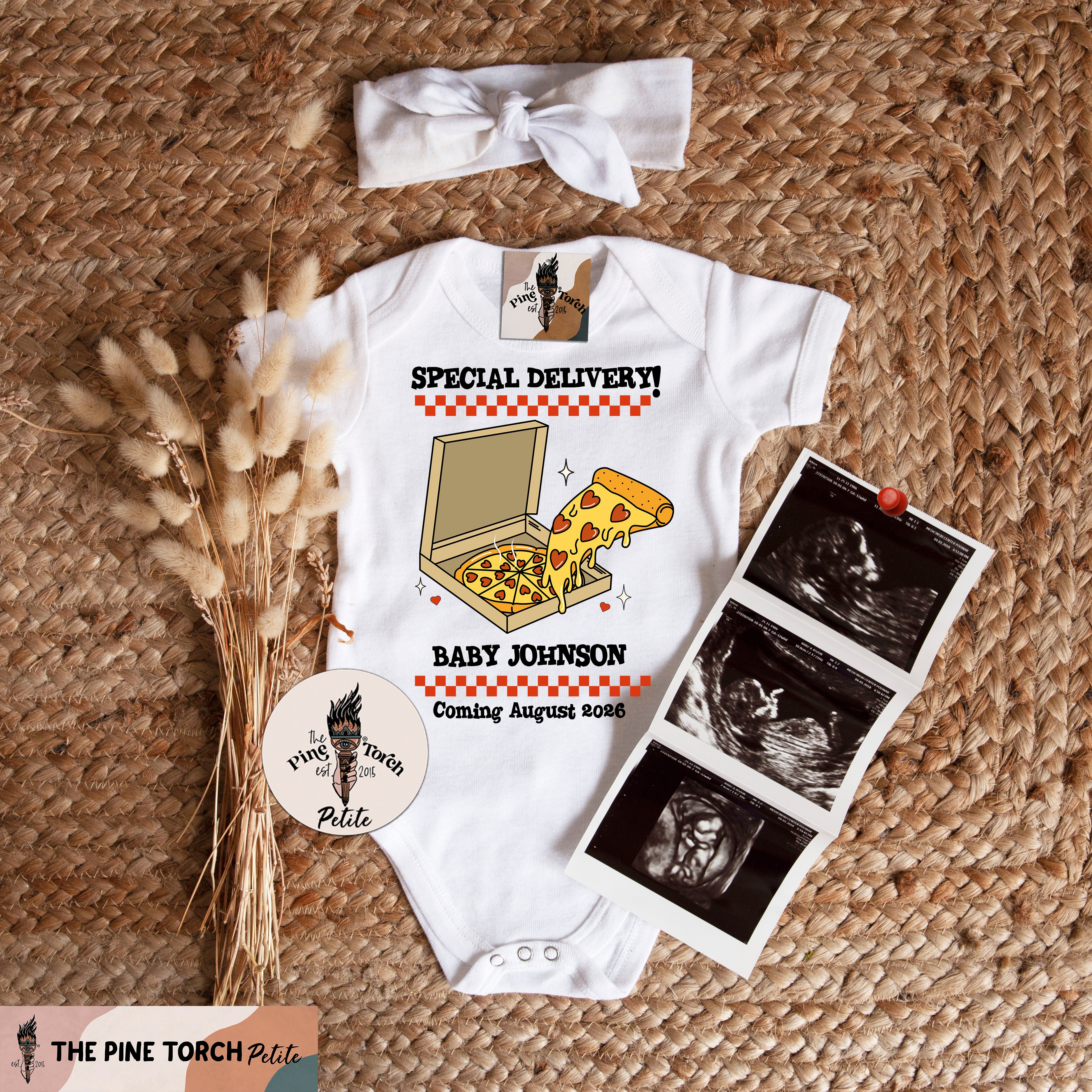 « CUSTOM PIZZA BOX PREGNANCY ANNOUNCEMENT » BODYSUIT