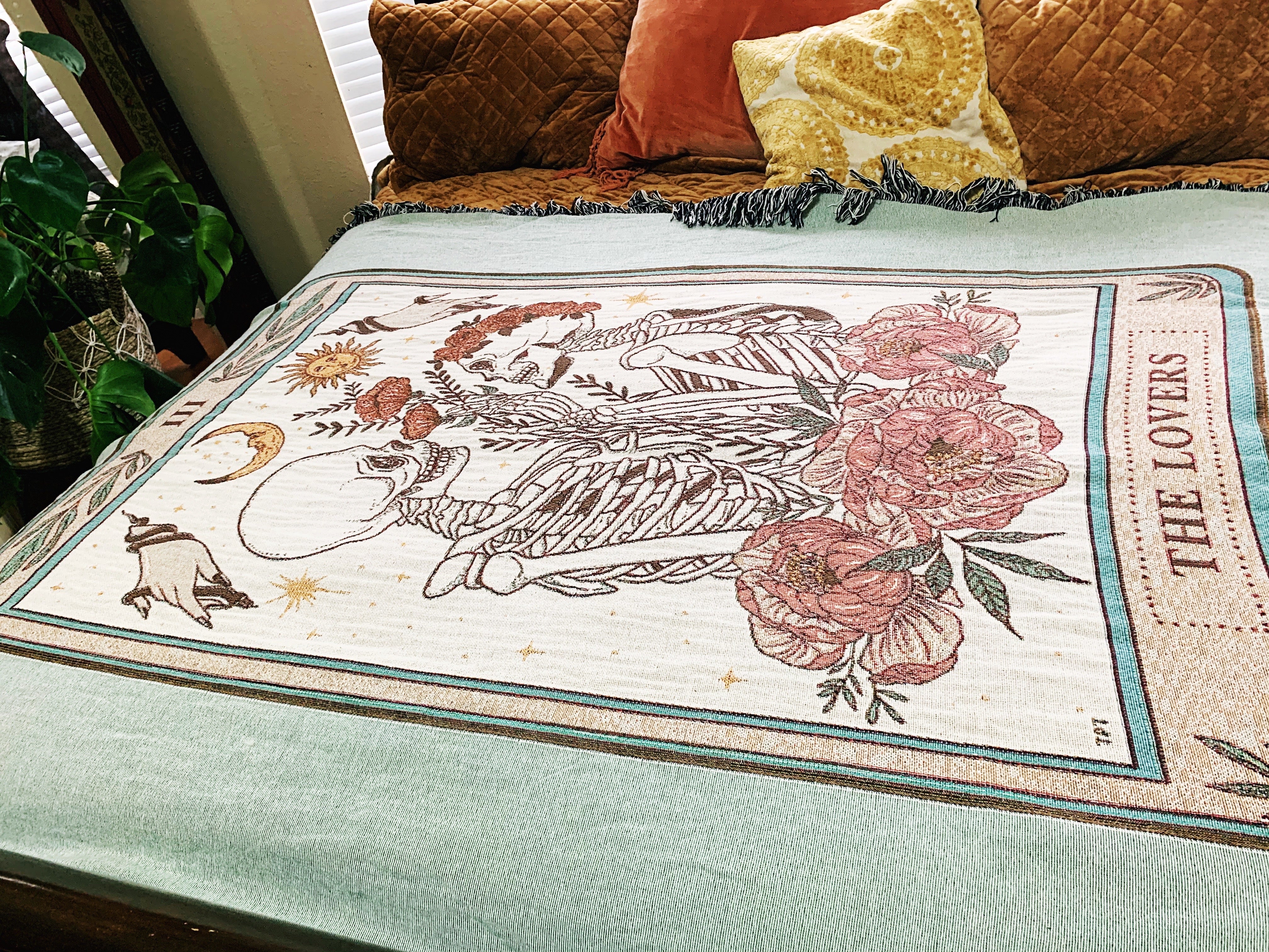 THE LOVERS // WOVEN FRINGE BLANKET