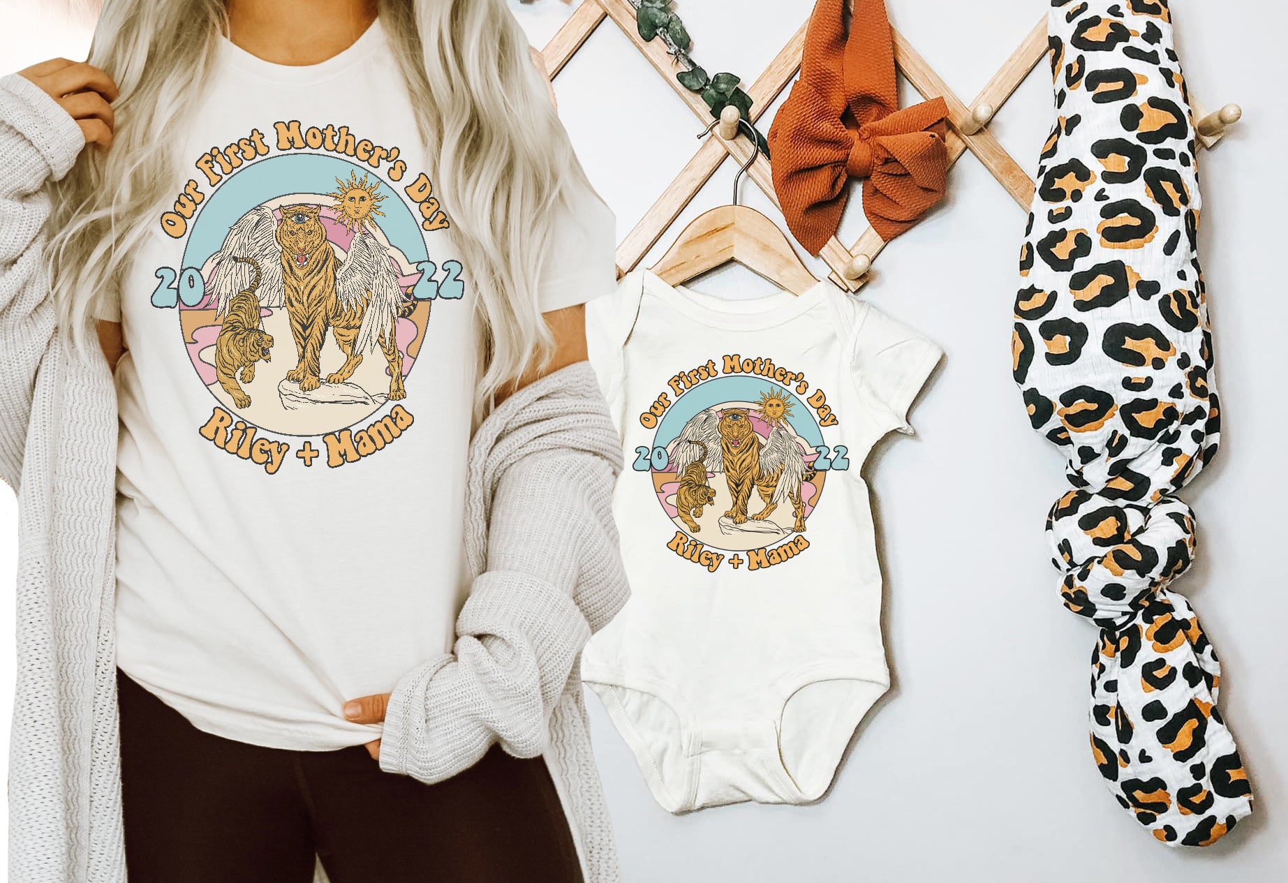 « FIRST MOTHER'S DAY WITH TIGERS » CUSTOMIZED BODYSUIT