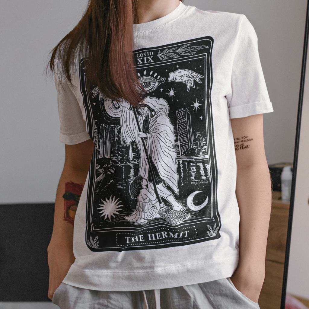 « THE HERMIT » SLOUCHY OR UNISEX TEE