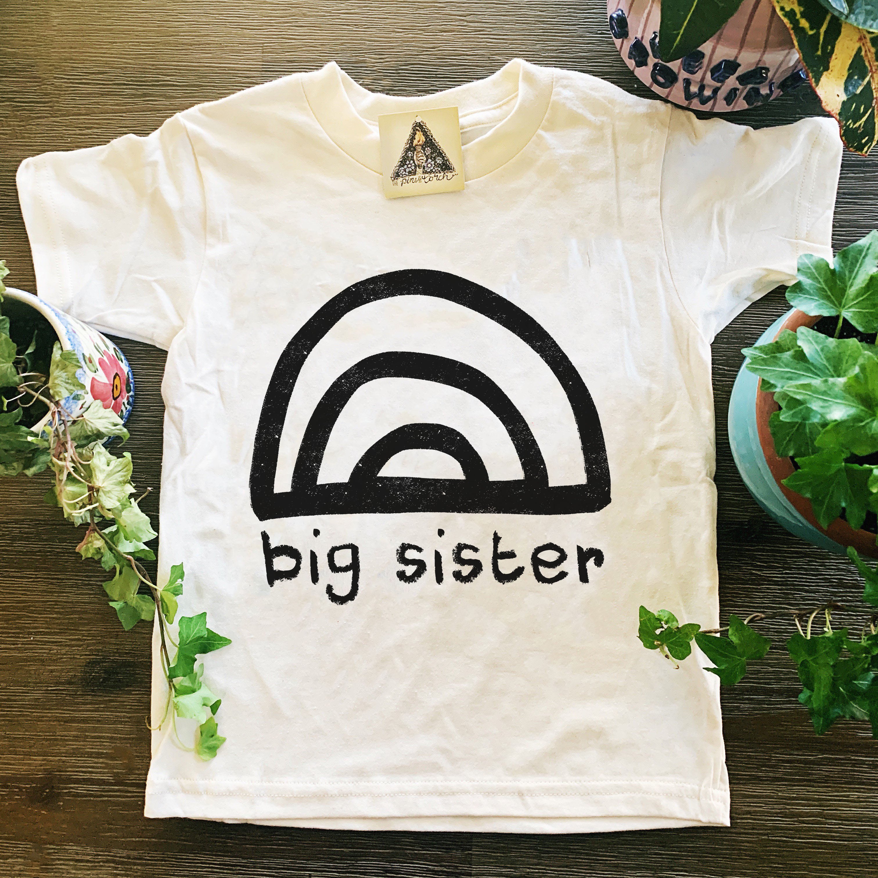 « BIG SISTER RAINBOW CRAYON SCRIBBLE » KID'S TEE