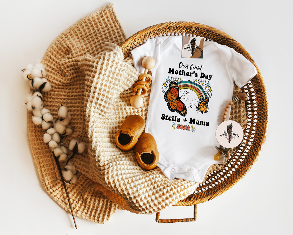 « FIRST MOTHER'S DAY WITH BUTTERFLIES » CUSTOMIZED BODYSUIT
