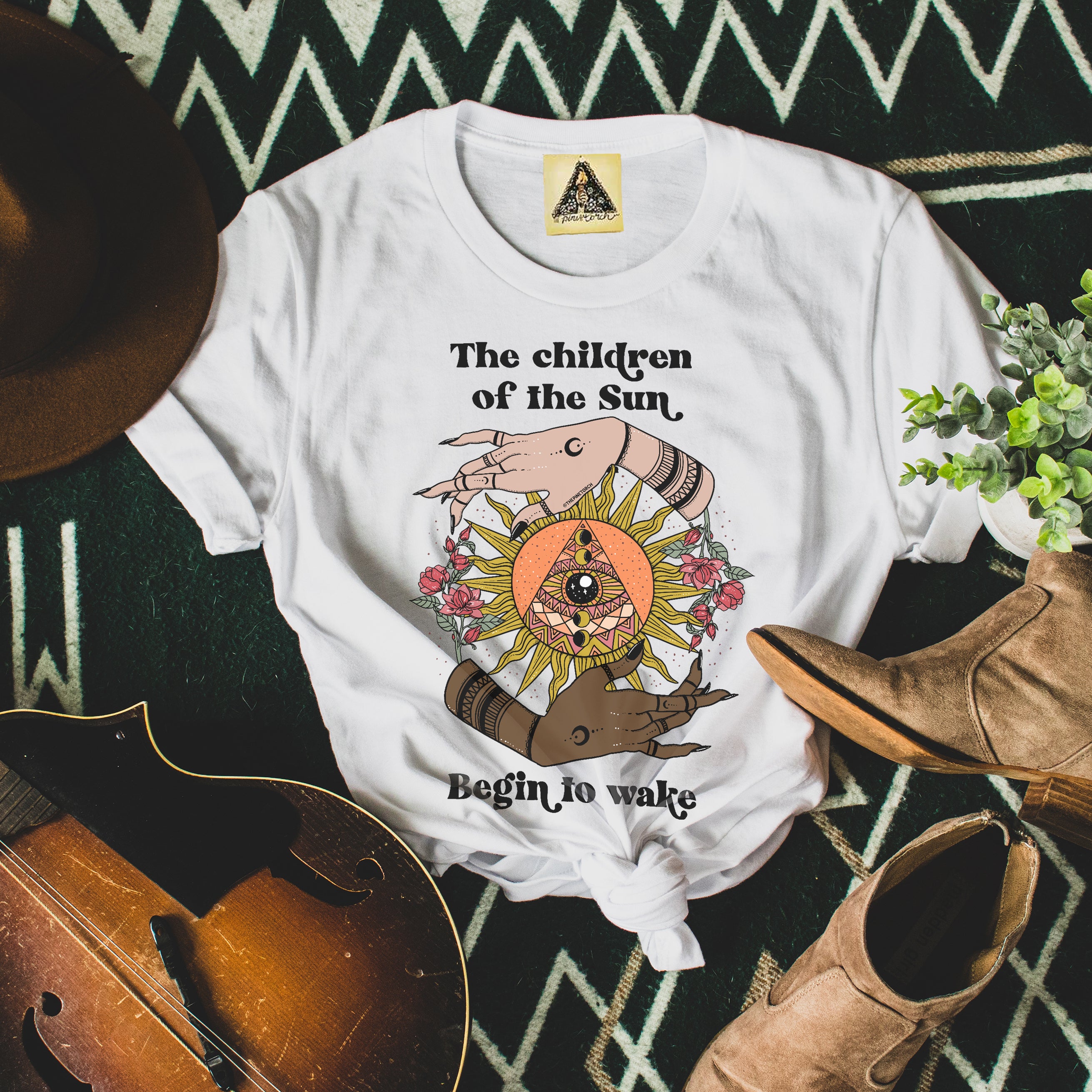 « CHILDREN OF THE SUN » CREAM UNISEX TEE