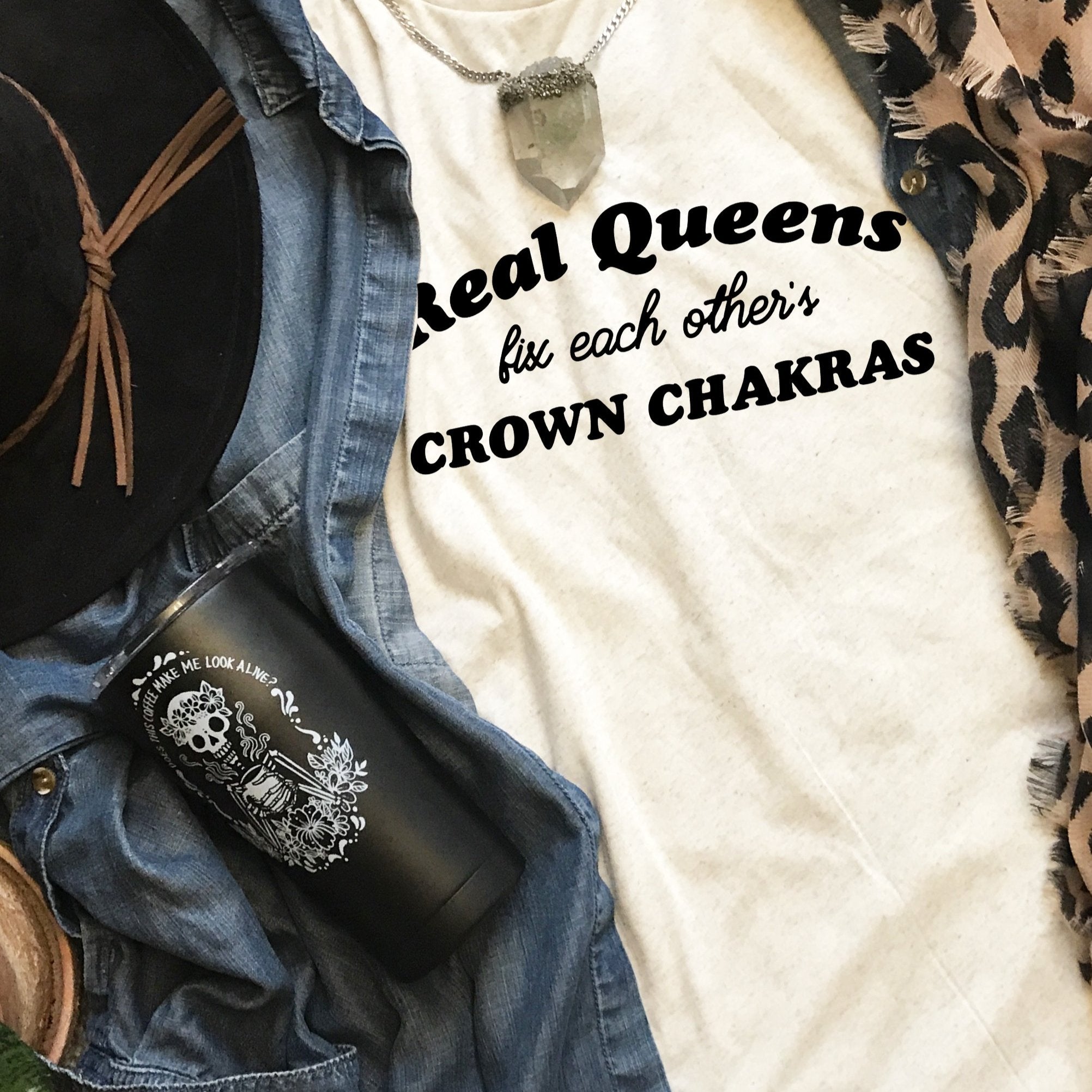 « REAL QUEENS FIX EACH OTHER'S CROWN CHAKRAS » CREAM UNISEX TEE