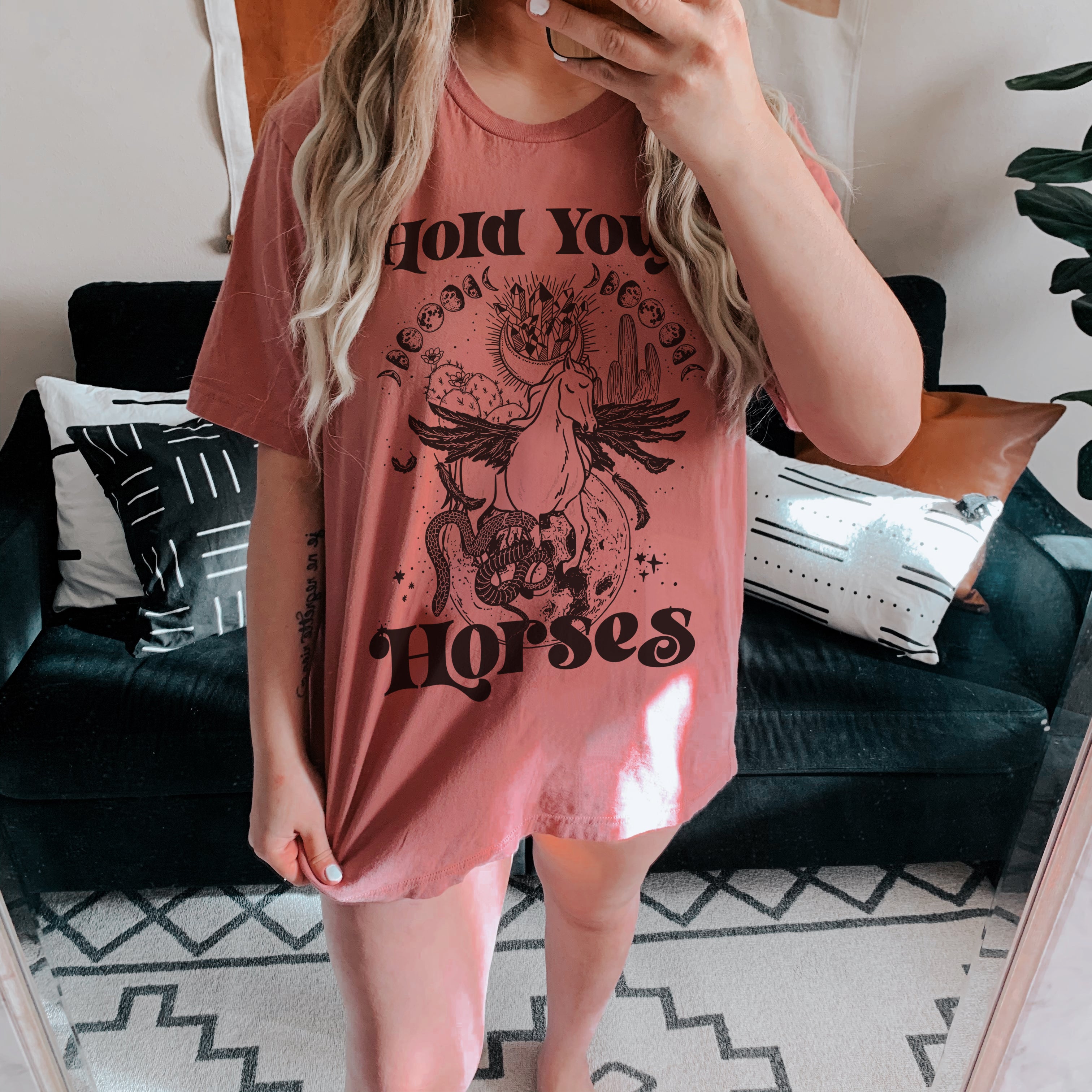 « HOLD YOUR HORSES » UNISEX TEE