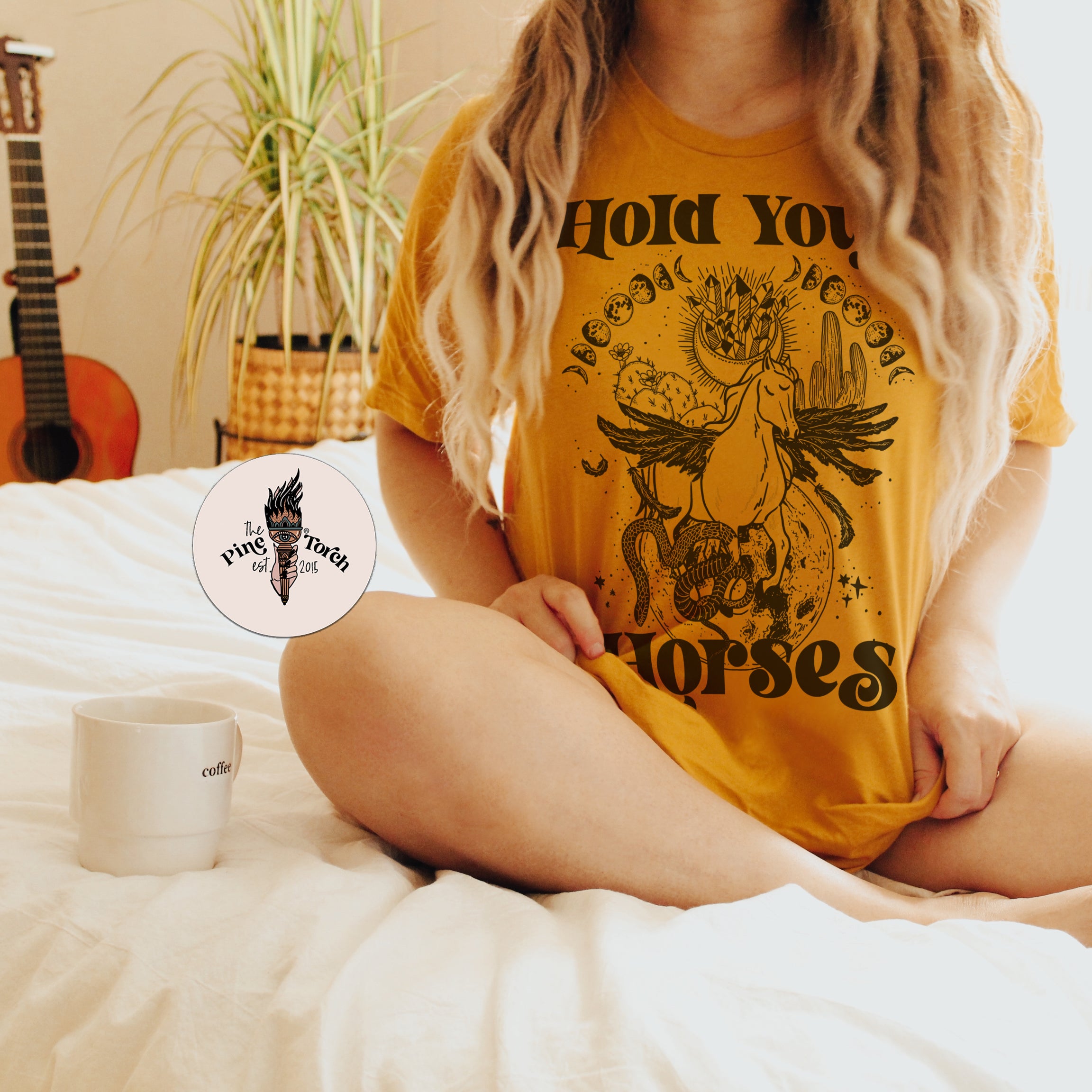 « HOLD YOUR HORSES » UNISEX TEE