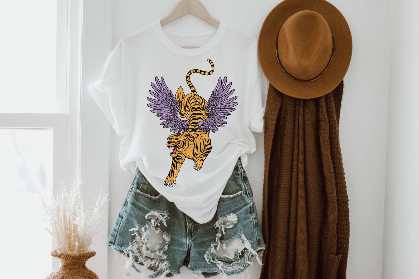 « TIGER WITH WINGS » UNISEX TEE