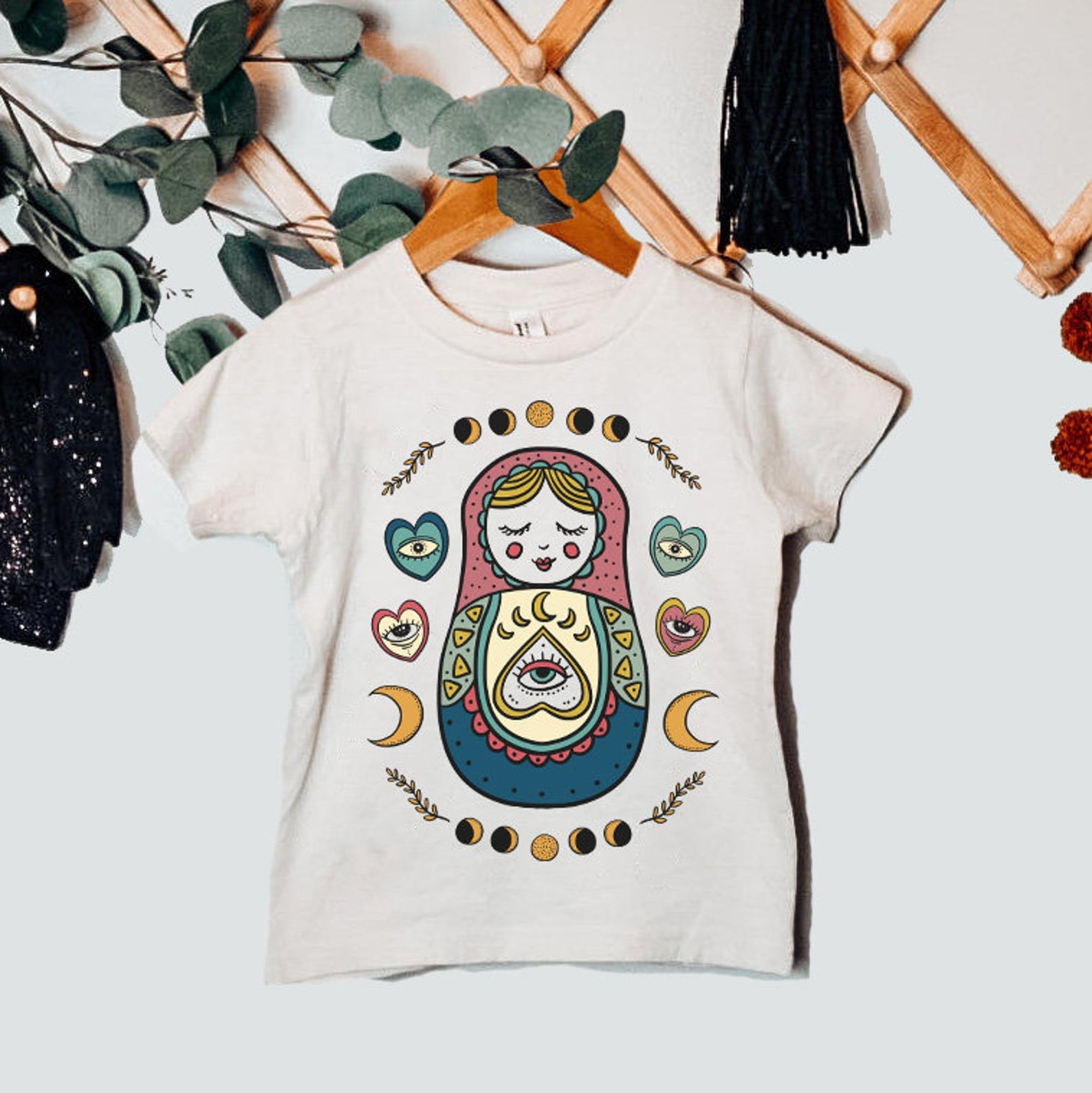 « NESTING DOLL WITH MOON PHASES » KID'S TEE