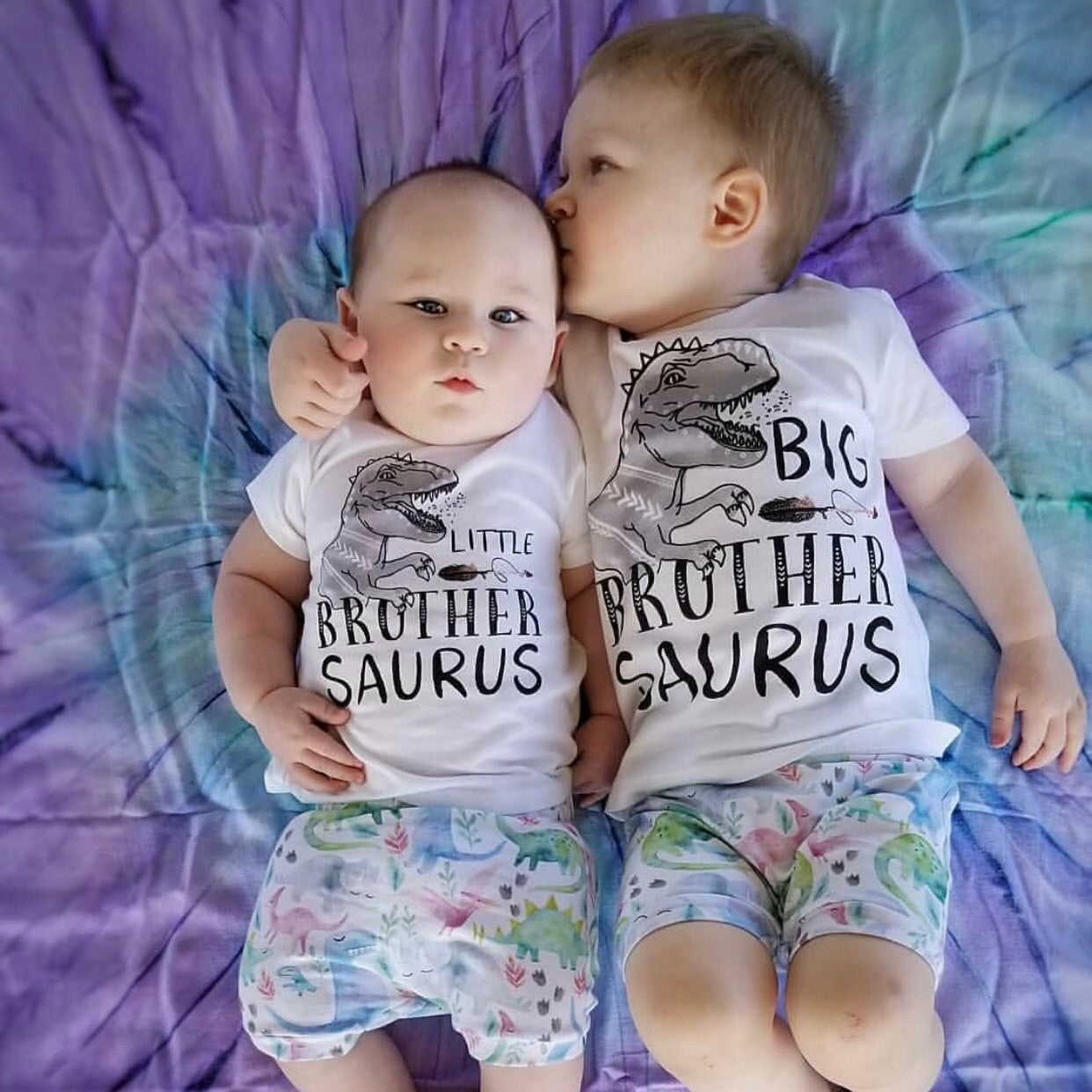 « BIG SISTER SAURUS + LITTLE SISTER SAURUS » KID'S TEE SIBLING SET