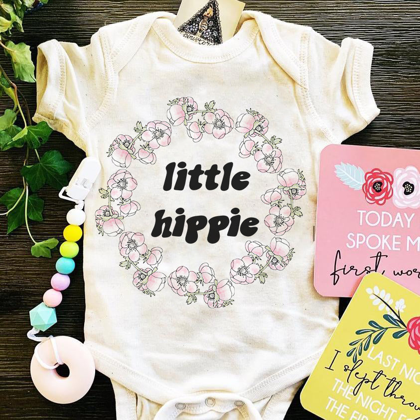 « LITTLE HIPPIE » BODYSUIT