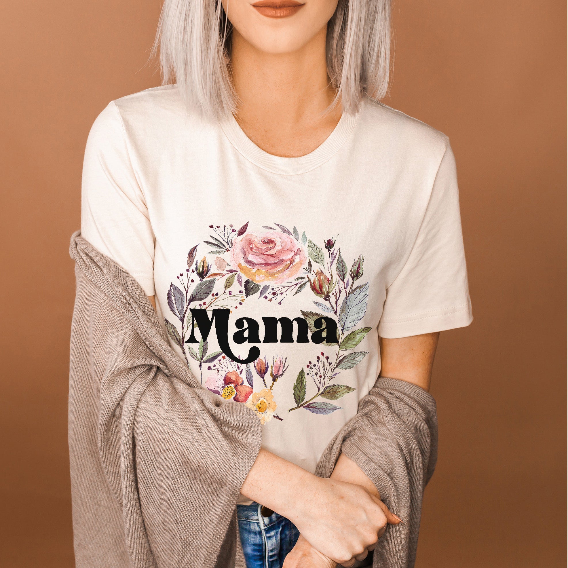 « MAMA WITH ROSES » UNISEX CREAM TEE